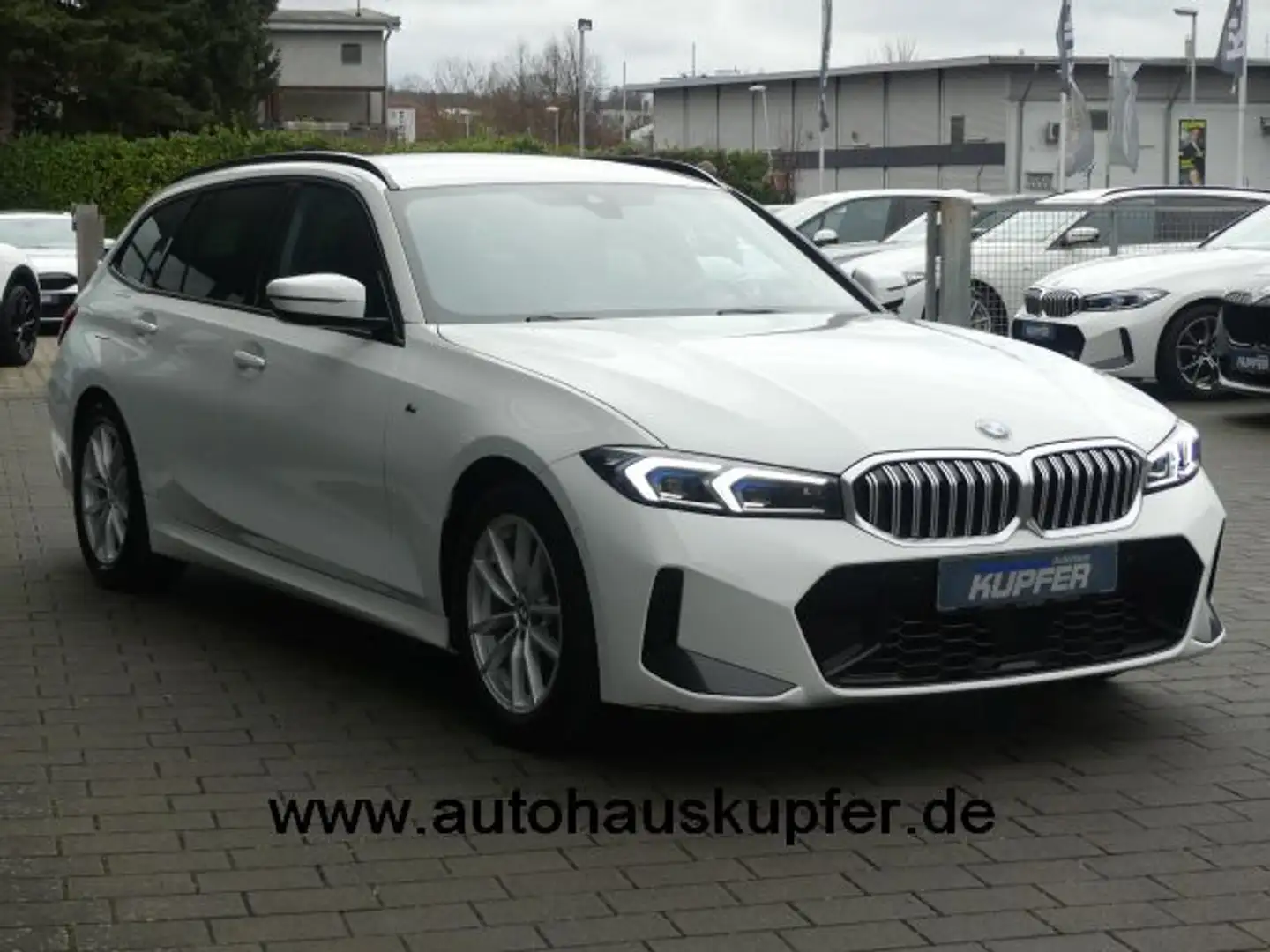 BMW 318 i Tour M Sportpak. AHK°ACC*Ad.LED°el.Sitze+M Blanc - 2