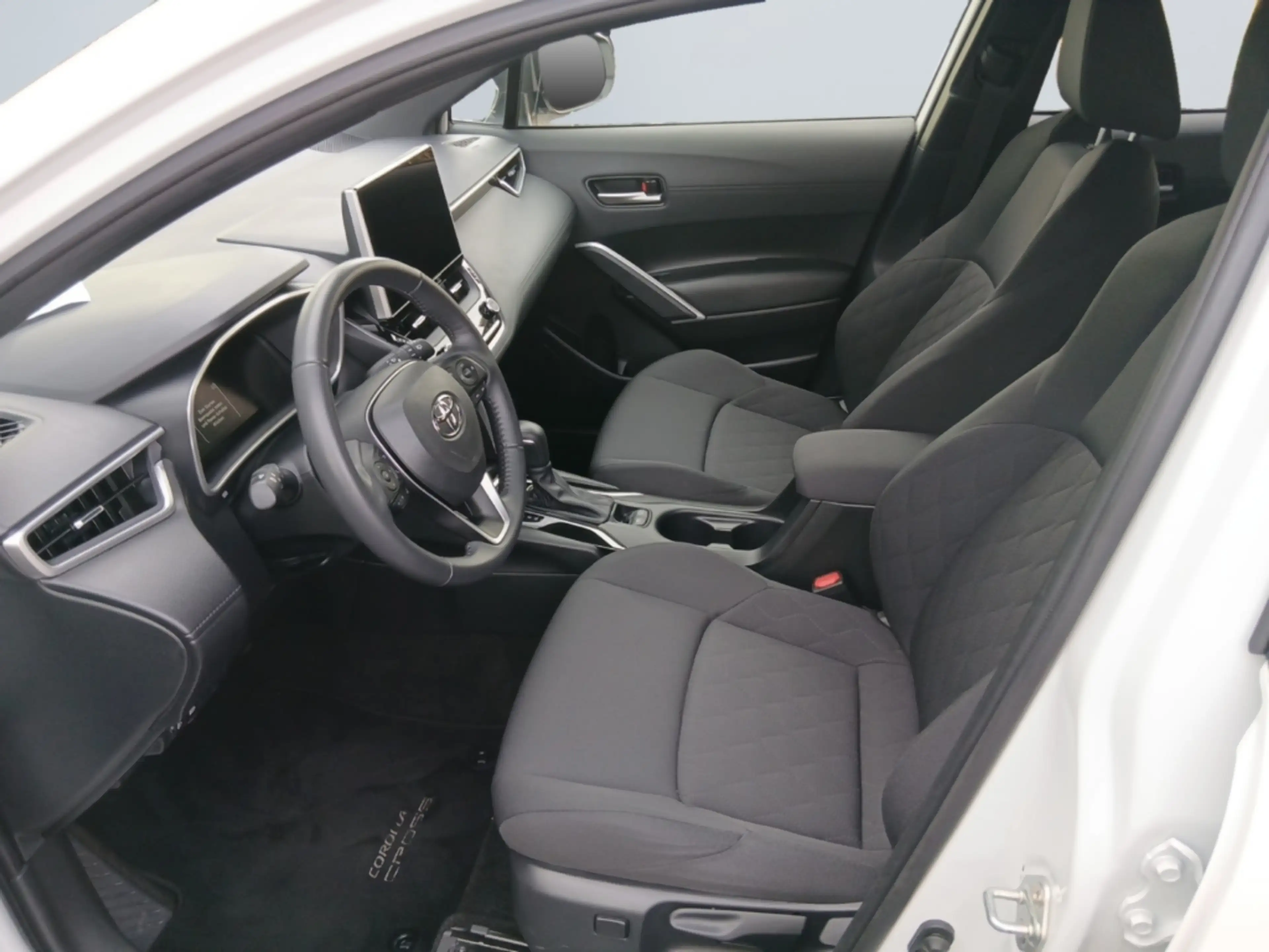 Toyota Corolla Cross 2.0 Hybrid Team D *LED*CAM*SHZ*PDC* — photo 9