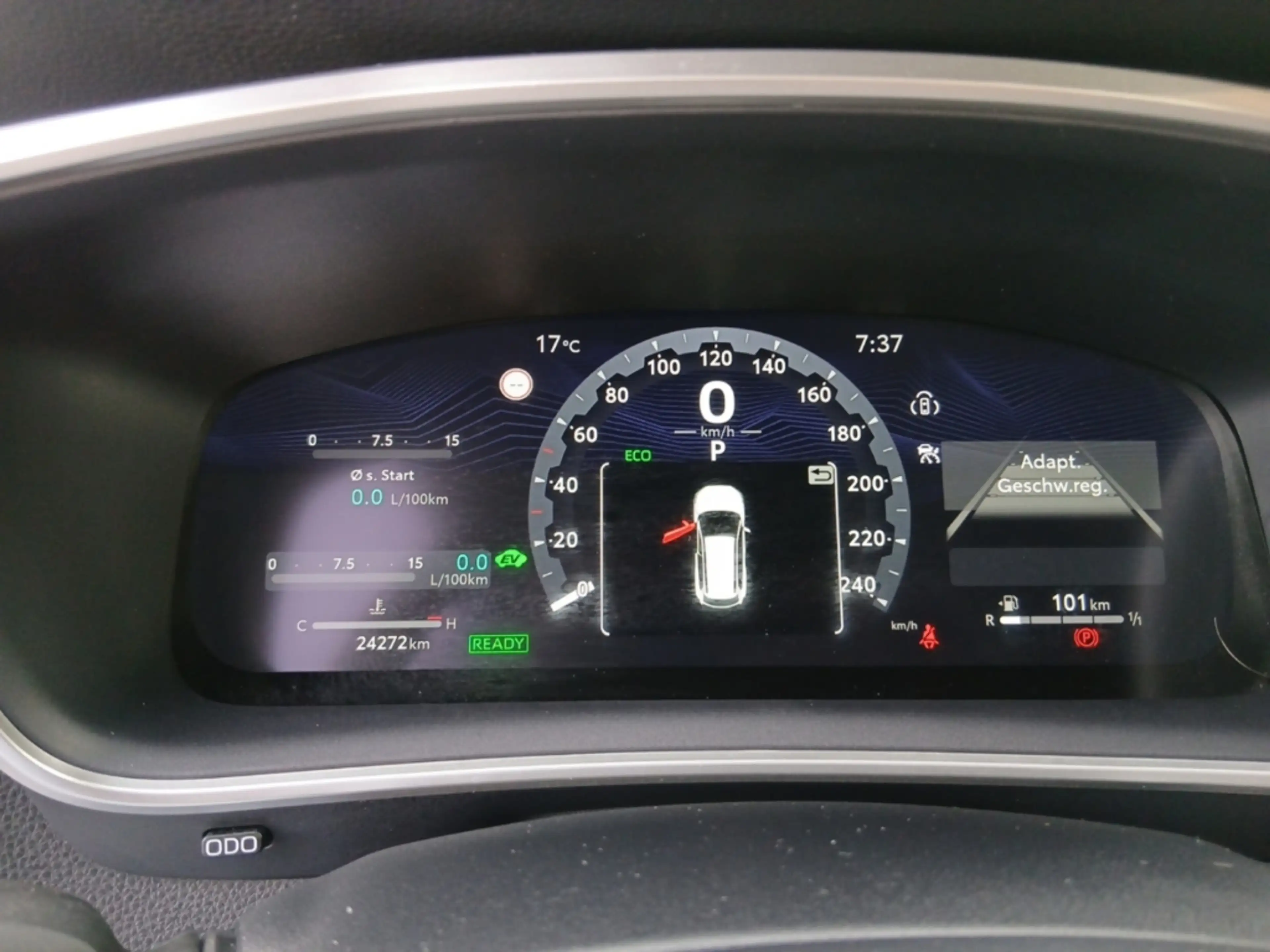Toyota Corolla Cross 2.0 Hybrid Team D *LED*CAM*SHZ*PDC* — photo 14