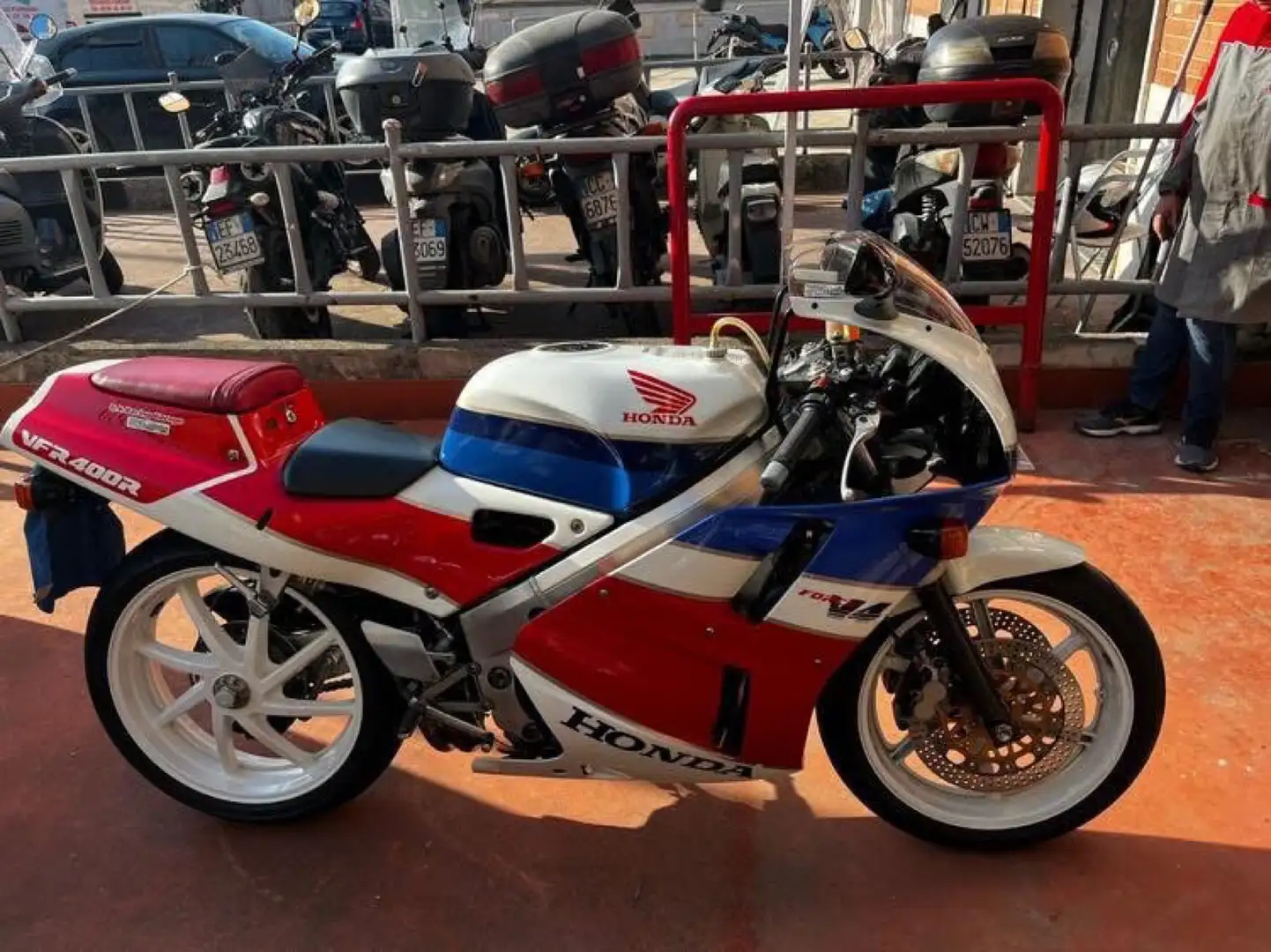Honda VFR 400 NC30 - 2