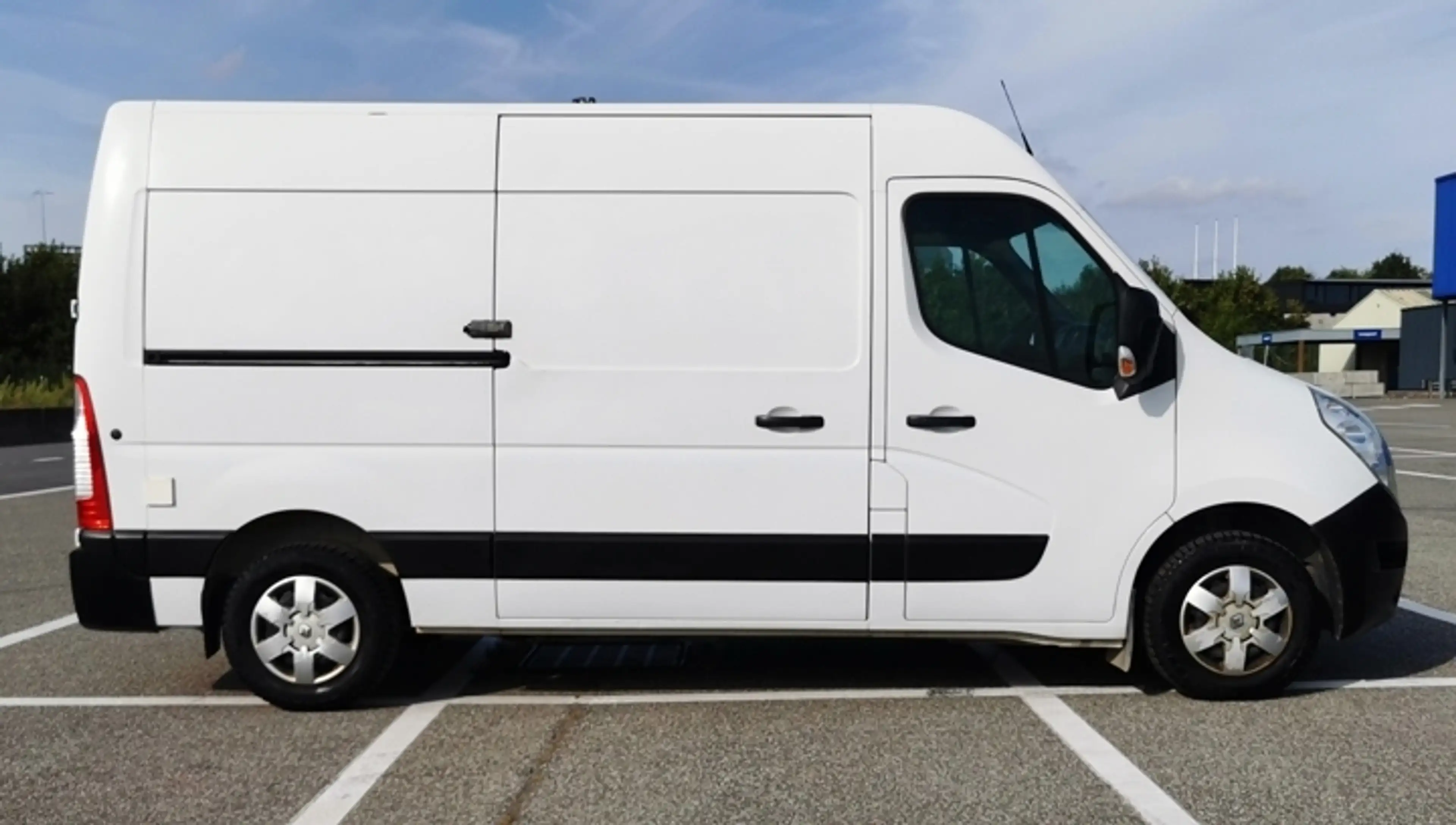 Renault Master 2.3 dCi 35 L2H2 Tva récup — photo 7