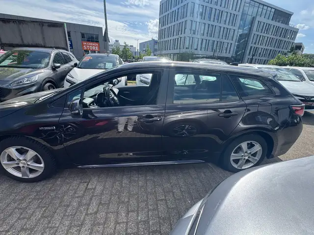 Toyota Corolla view 3
