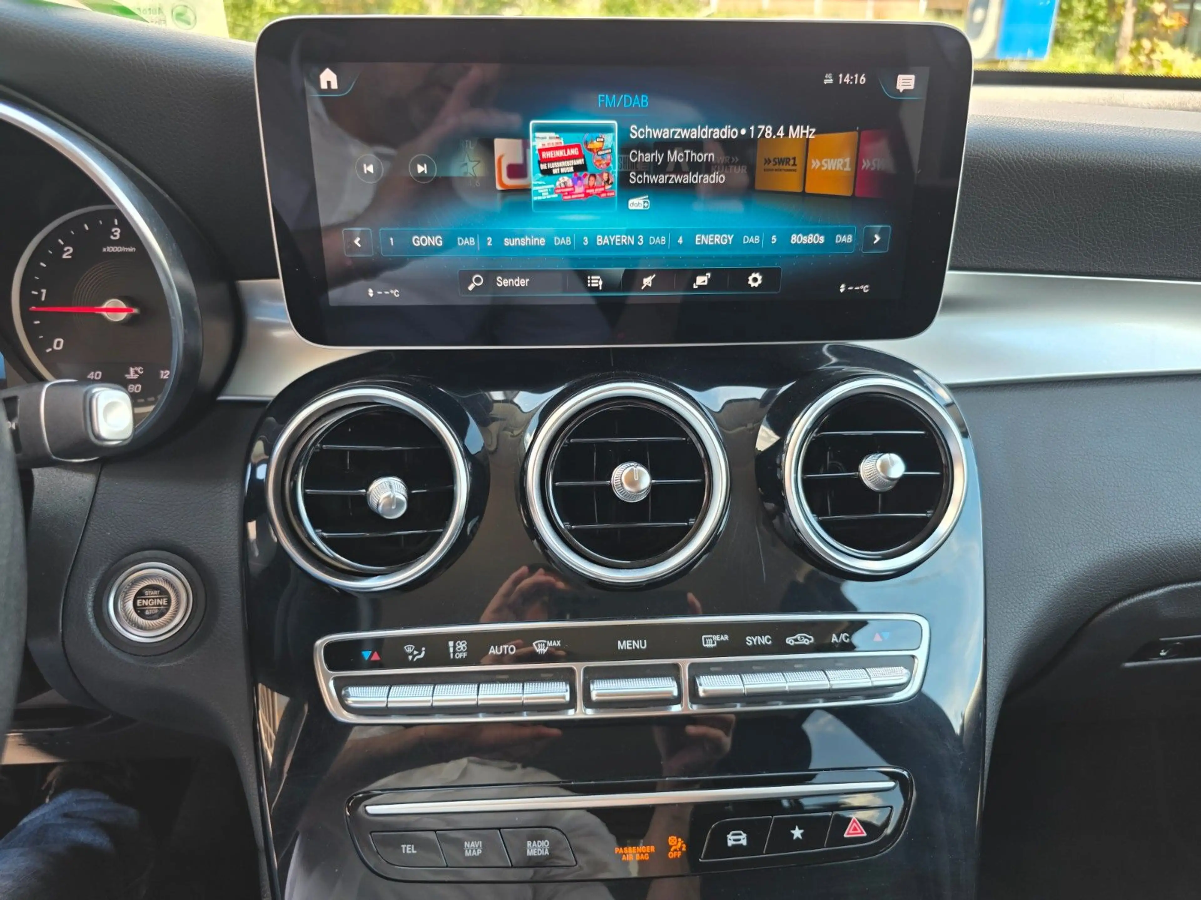 Mercedes-Benz GLC 220 d 4Matic Automatik/Kamera/Distronic/LED — photo 15