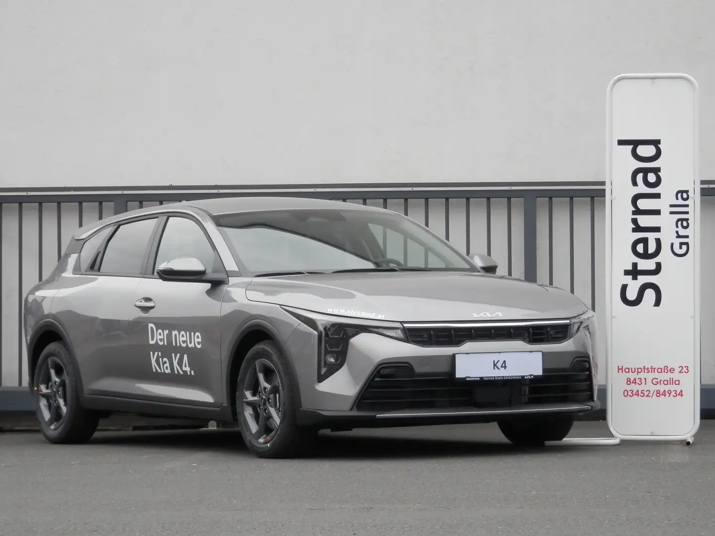 Kia K4 HB 1,0 TGDI 48V Silber Grau - 1