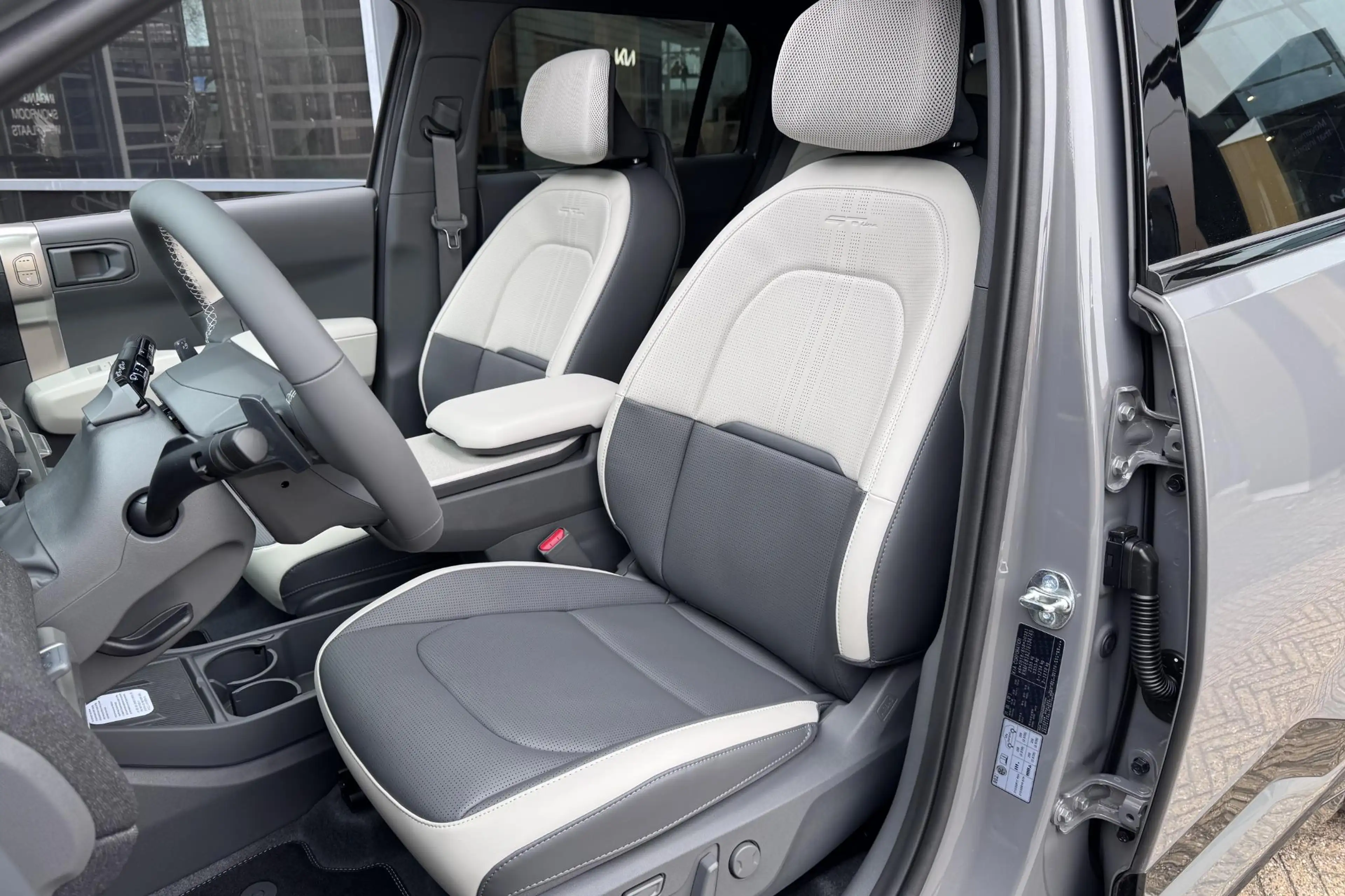 Kia EV3 GT-PlusLine 81.4 kWh | Alleen beschikbaar voor pro — photo 4