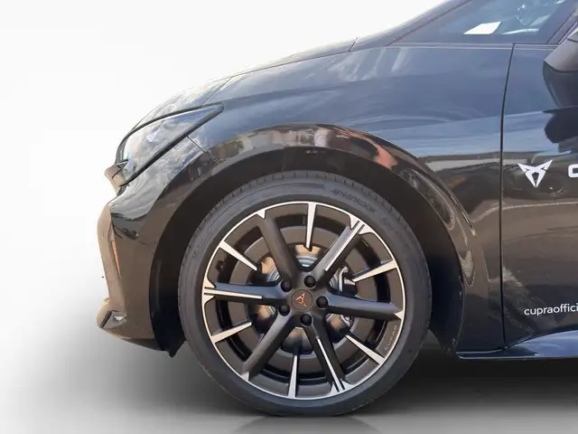 Cupra Born view 8