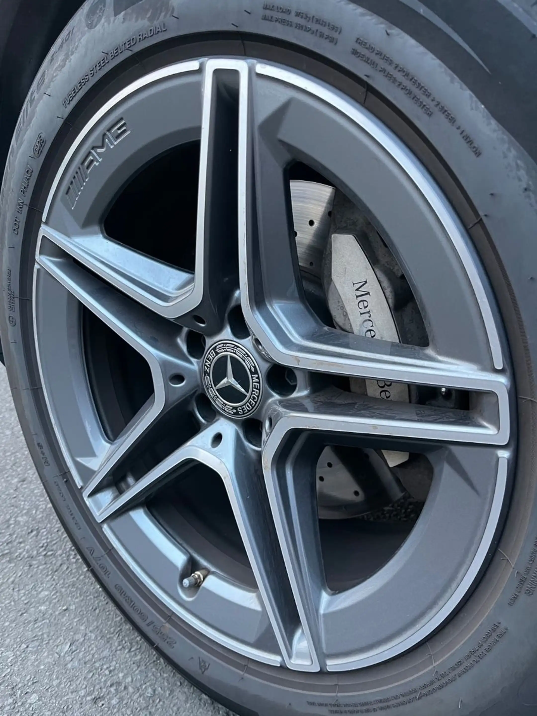Mercedes-Benz GLC 300 d 4Matic AMG Line+Finanzierung+PANO+ — photo 35