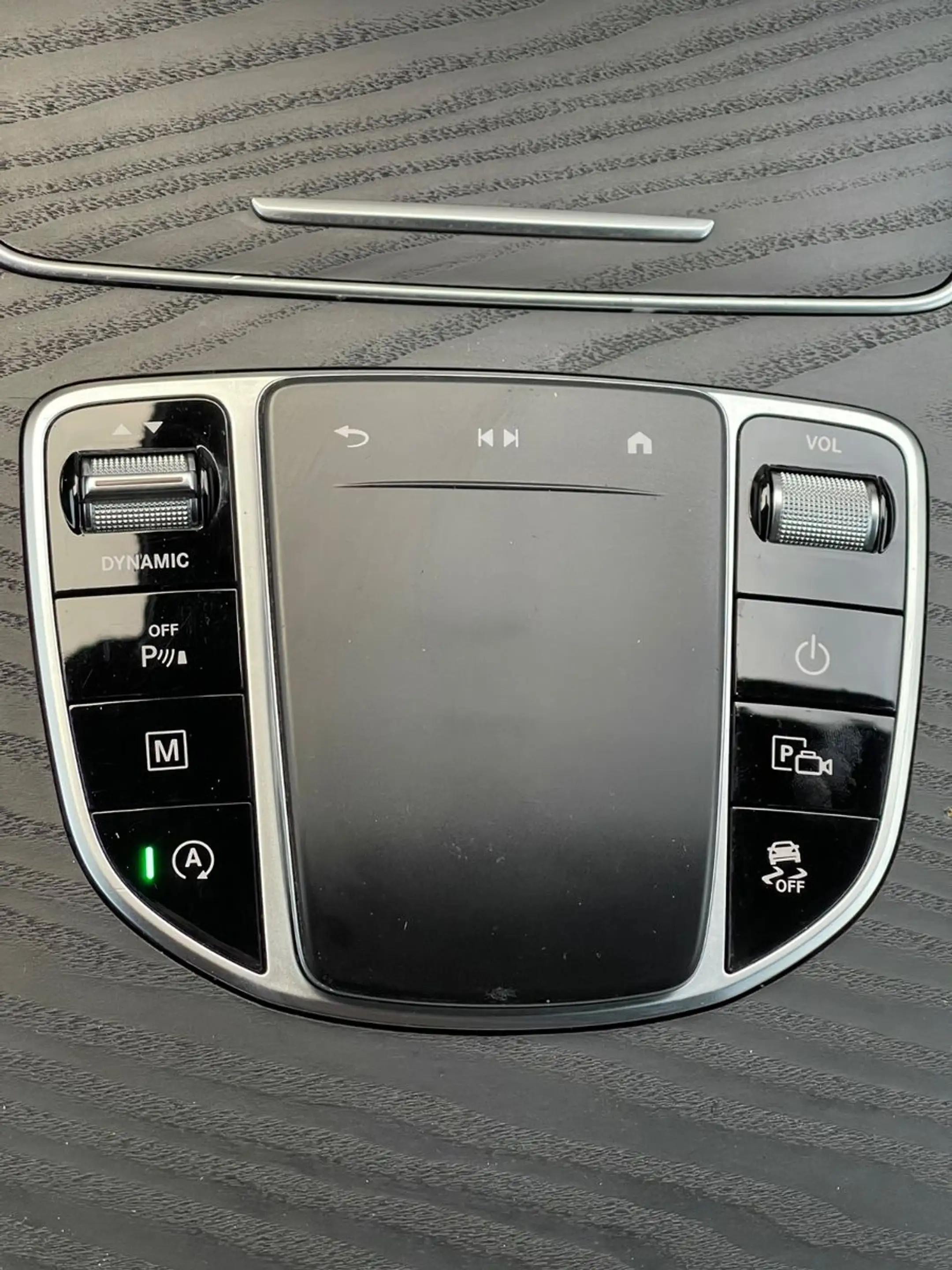 Mercedes-Benz GLC 300 d 4Matic AMG Line+Finanzierung+PANO+ — photo 31