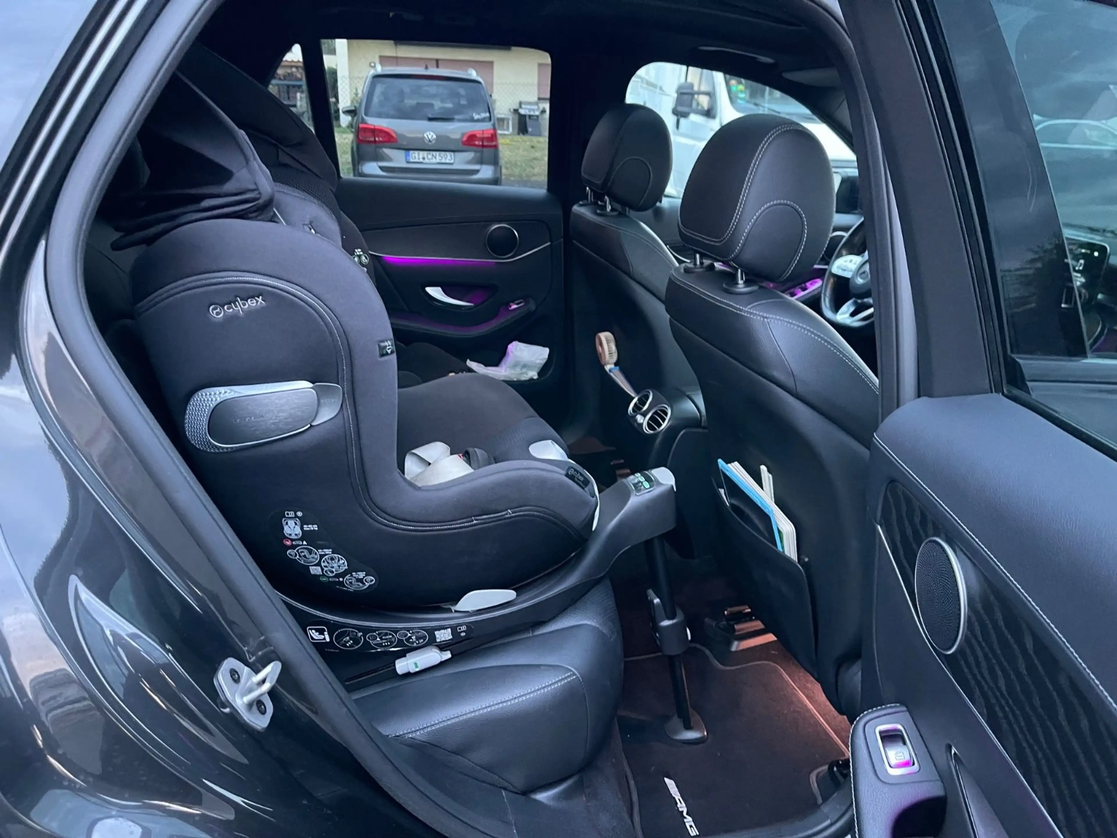 Mercedes-Benz GLC 300 d 4Matic AMG Line+Finanzierung+PANO+ — photo 24