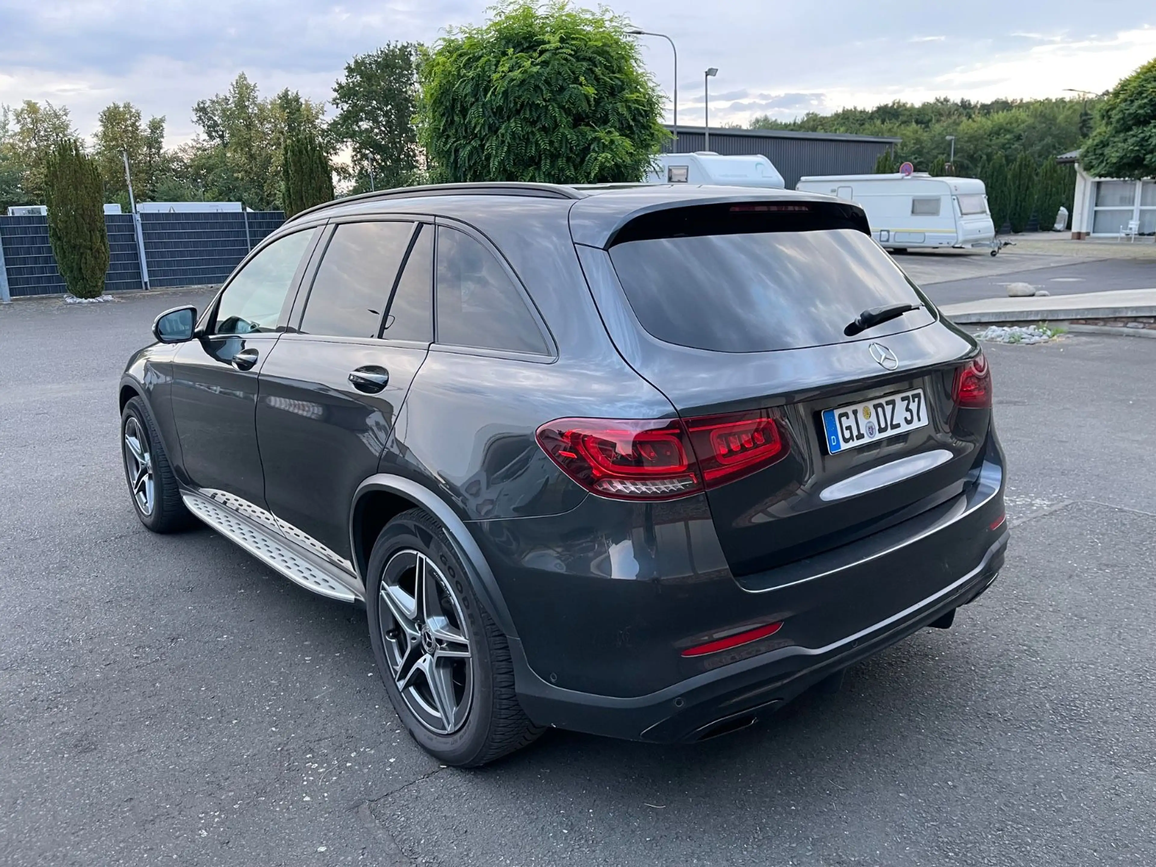 Mercedes-Benz GLC 300 d 4Matic AMG Line+Finanzierung+PANO+ — photo 13