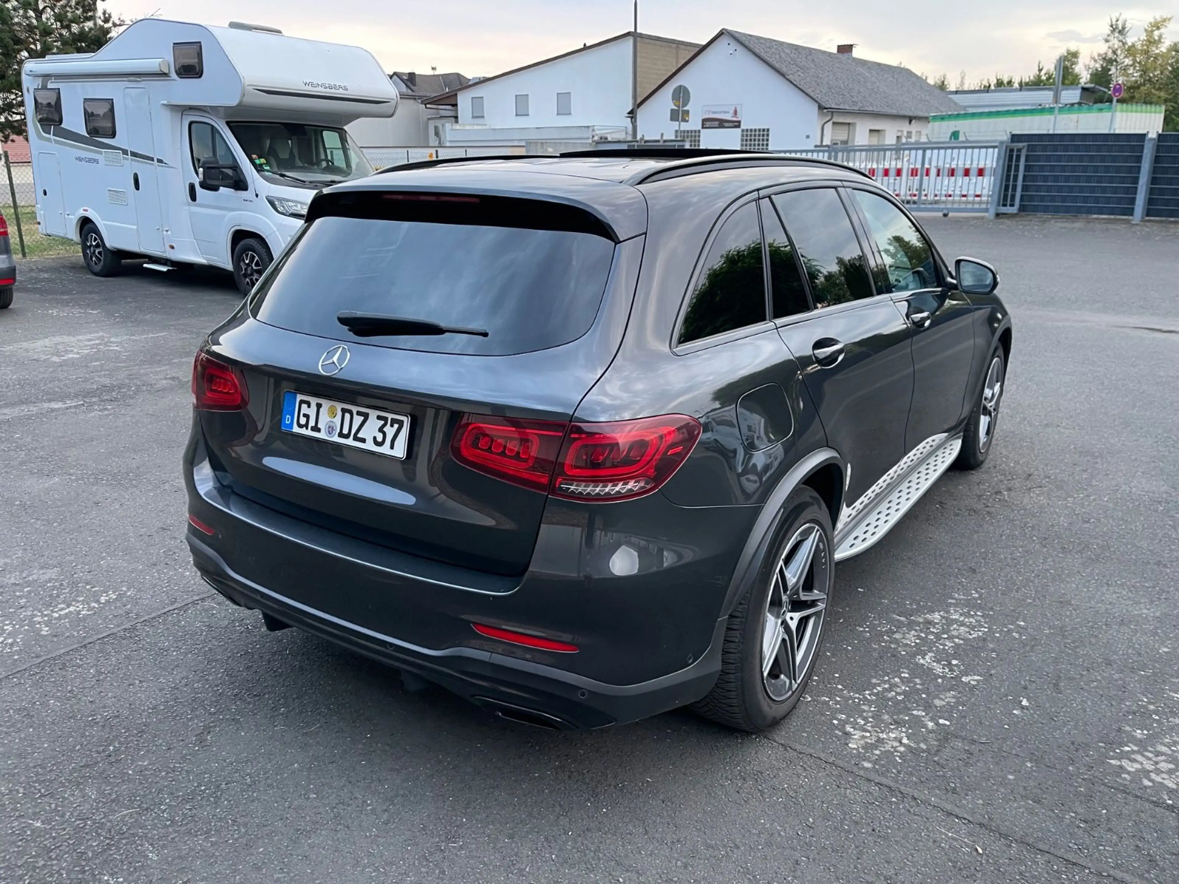 Mercedes-Benz GLC 300 d 4Matic AMG Line+Finanzierung+PANO+ — photo 14