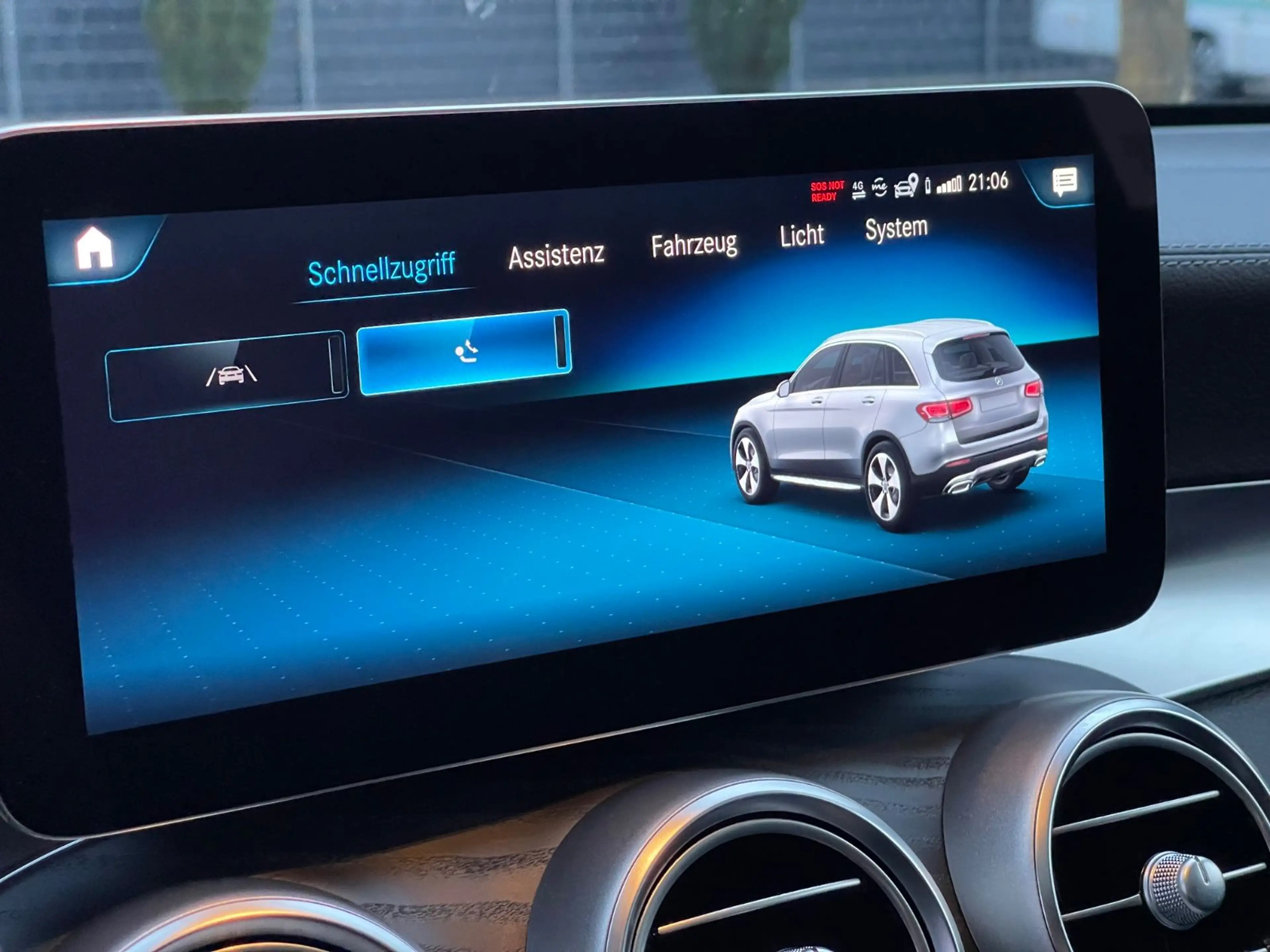 Mercedes-Benz GLC 300 d 4Matic AMG Line+Finanzierung+PANO+ — photo 26