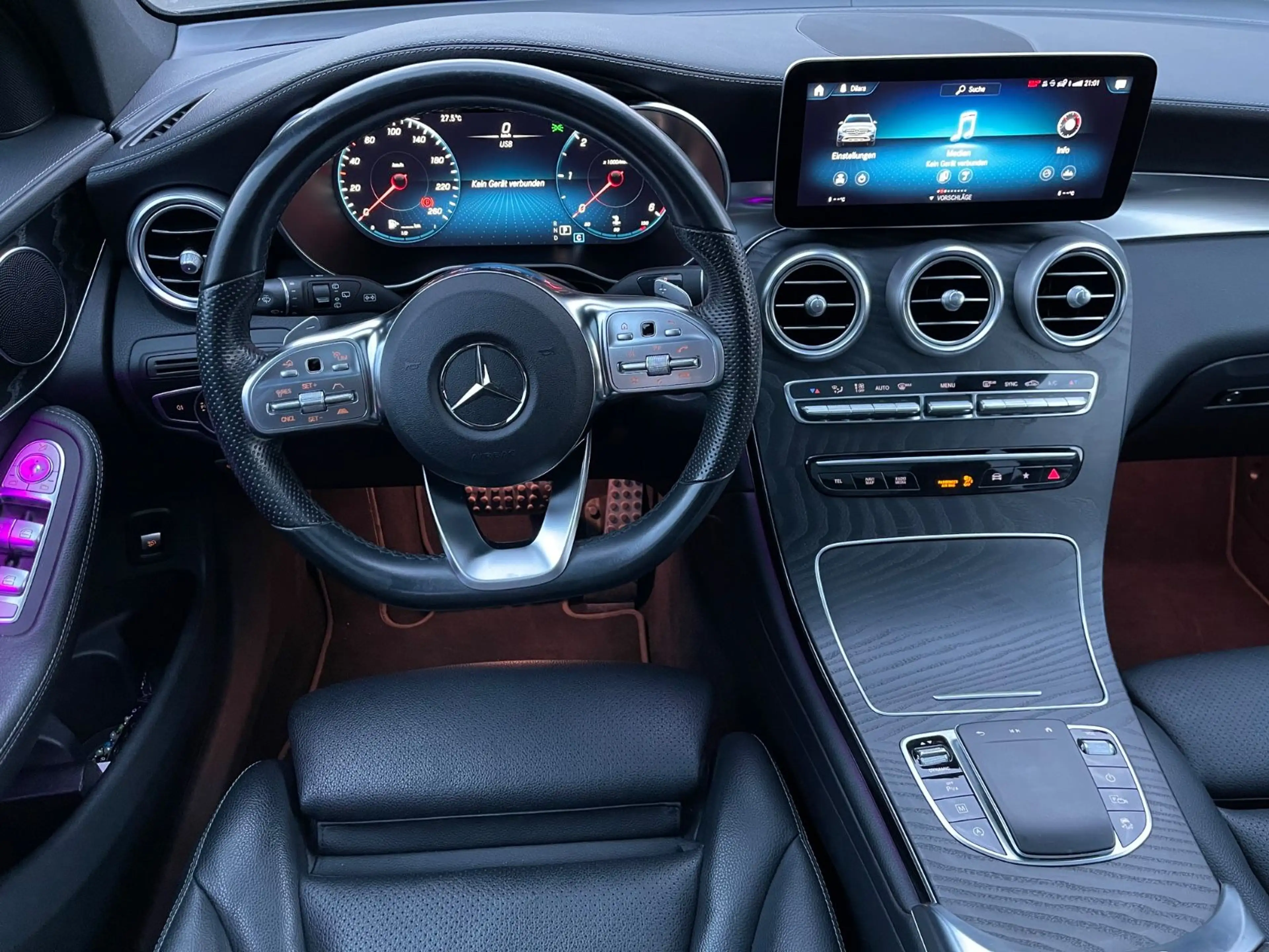 Mercedes-Benz GLC 300 d 4Matic AMG Line+Finanzierung+PANO+ — photo 16