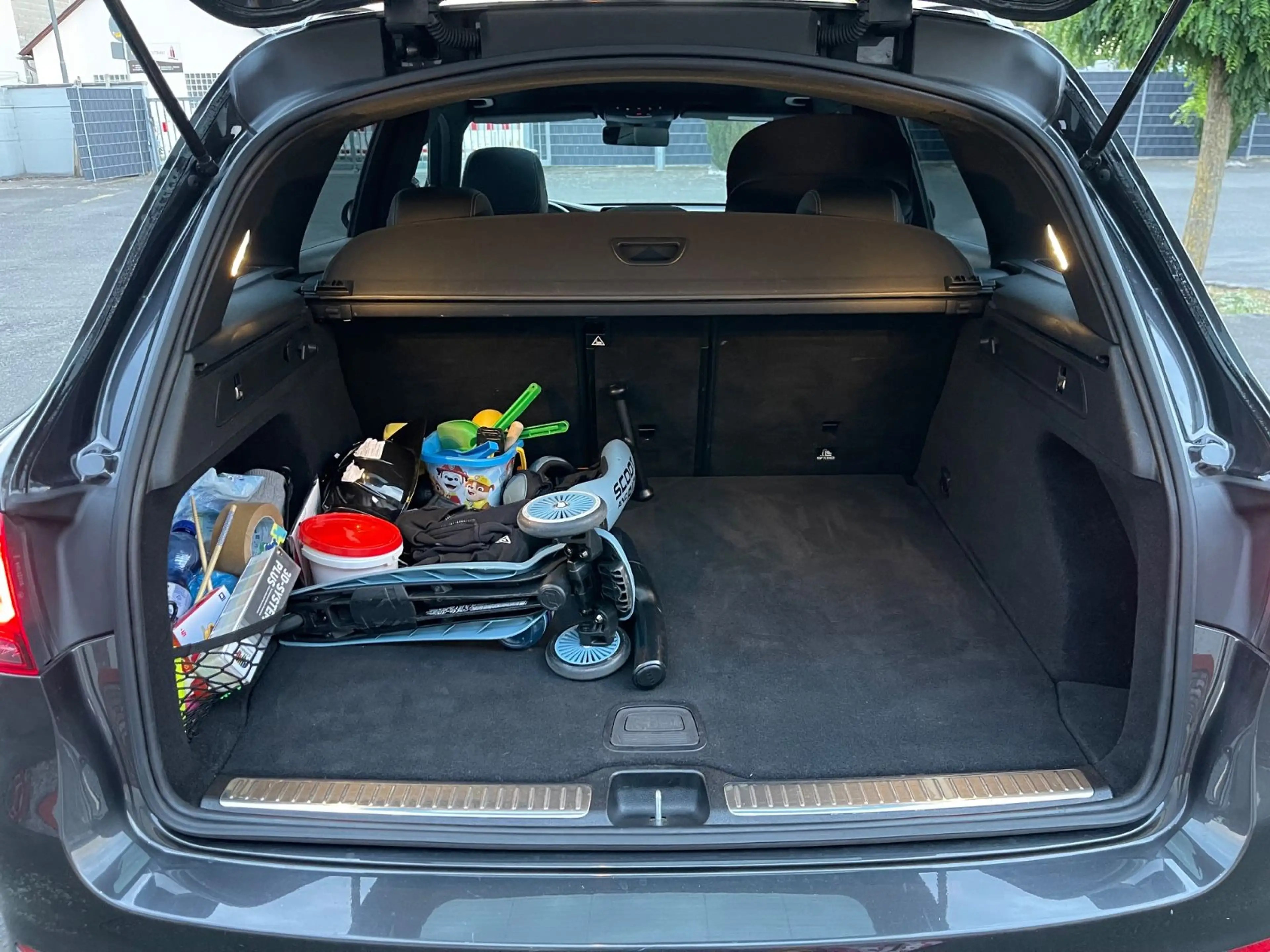 Mercedes-Benz GLC 300 d 4Matic AMG Line+Finanzierung+PANO+ — photo 37