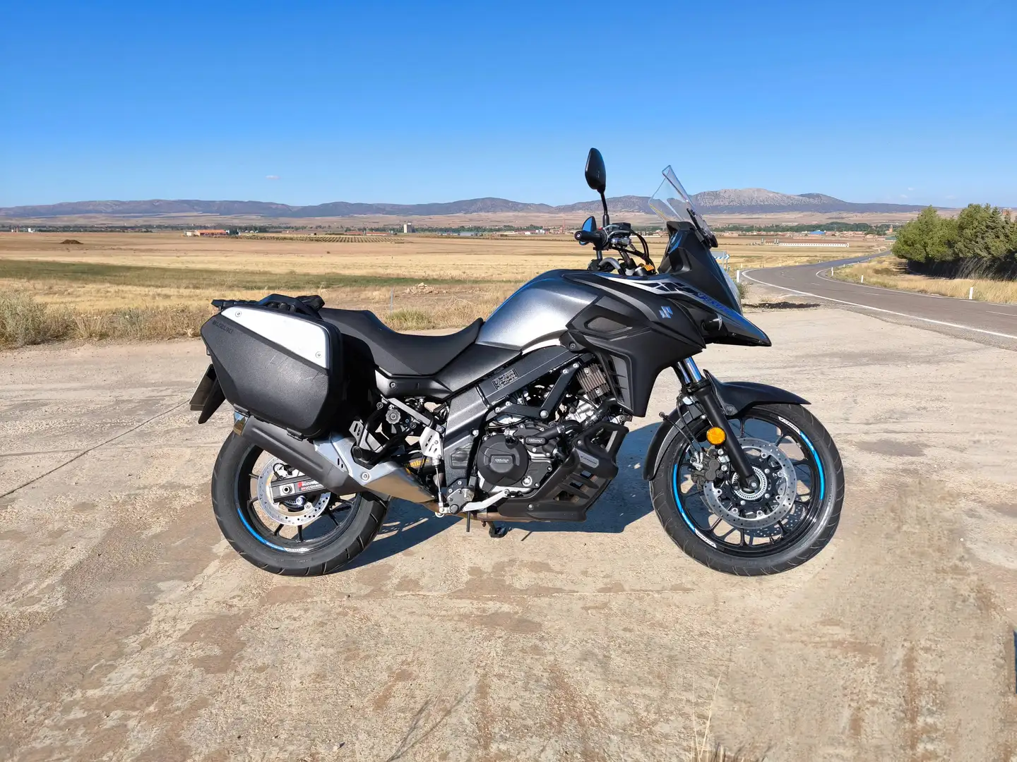 Suzuki V-Strom 650 ABS 2021 Gris - 1