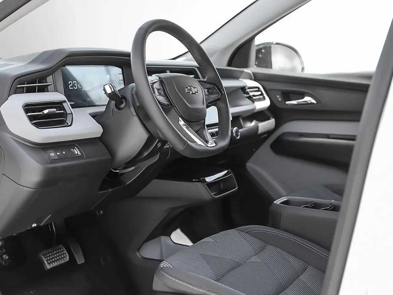 Chevrolet Bolt photo Chevrolet Bolt