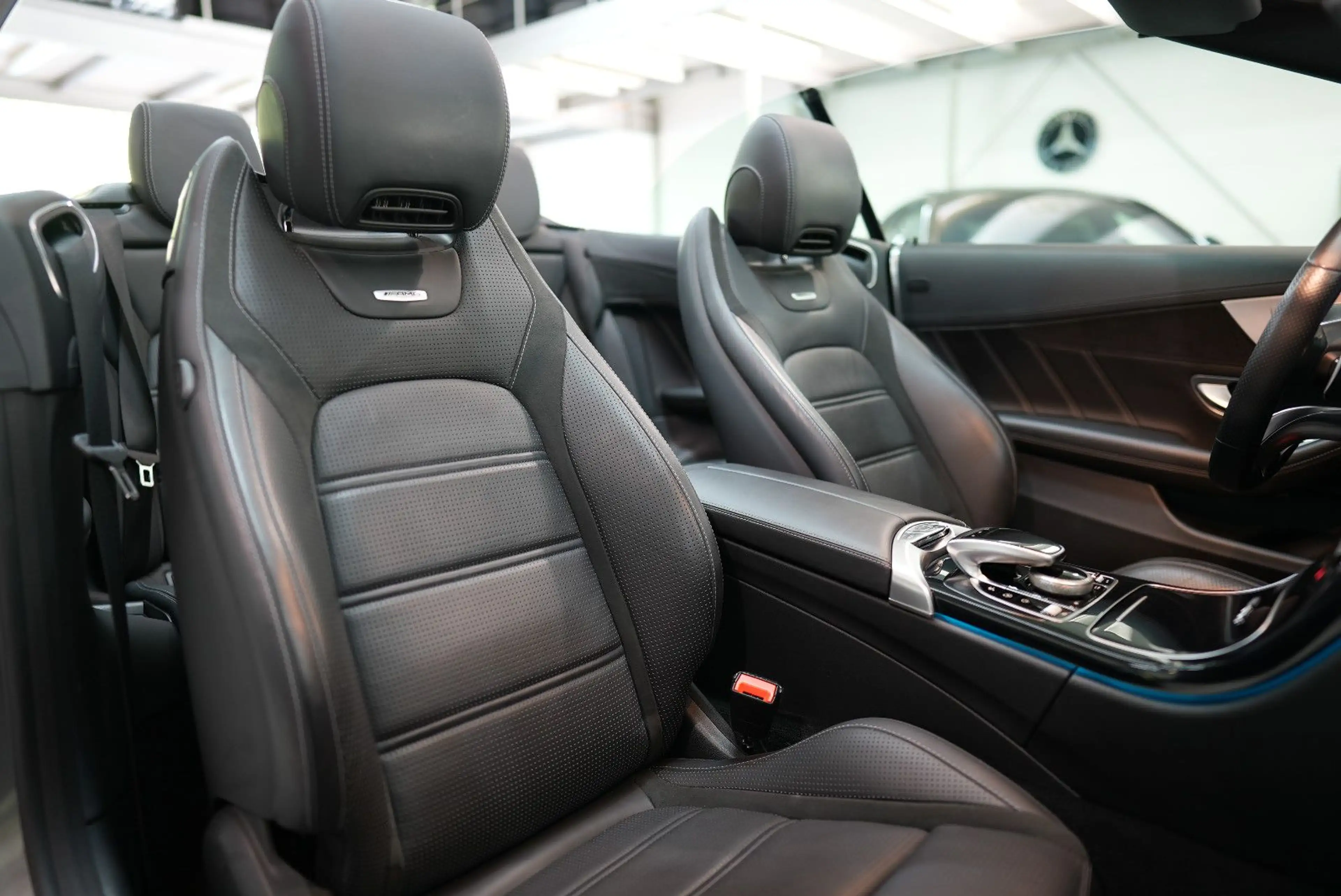 Mercedes-Benz C 63 AMG Cabrio*DEUTSCH*SCHECKHEFT*UNFALLFREI* — photo 12