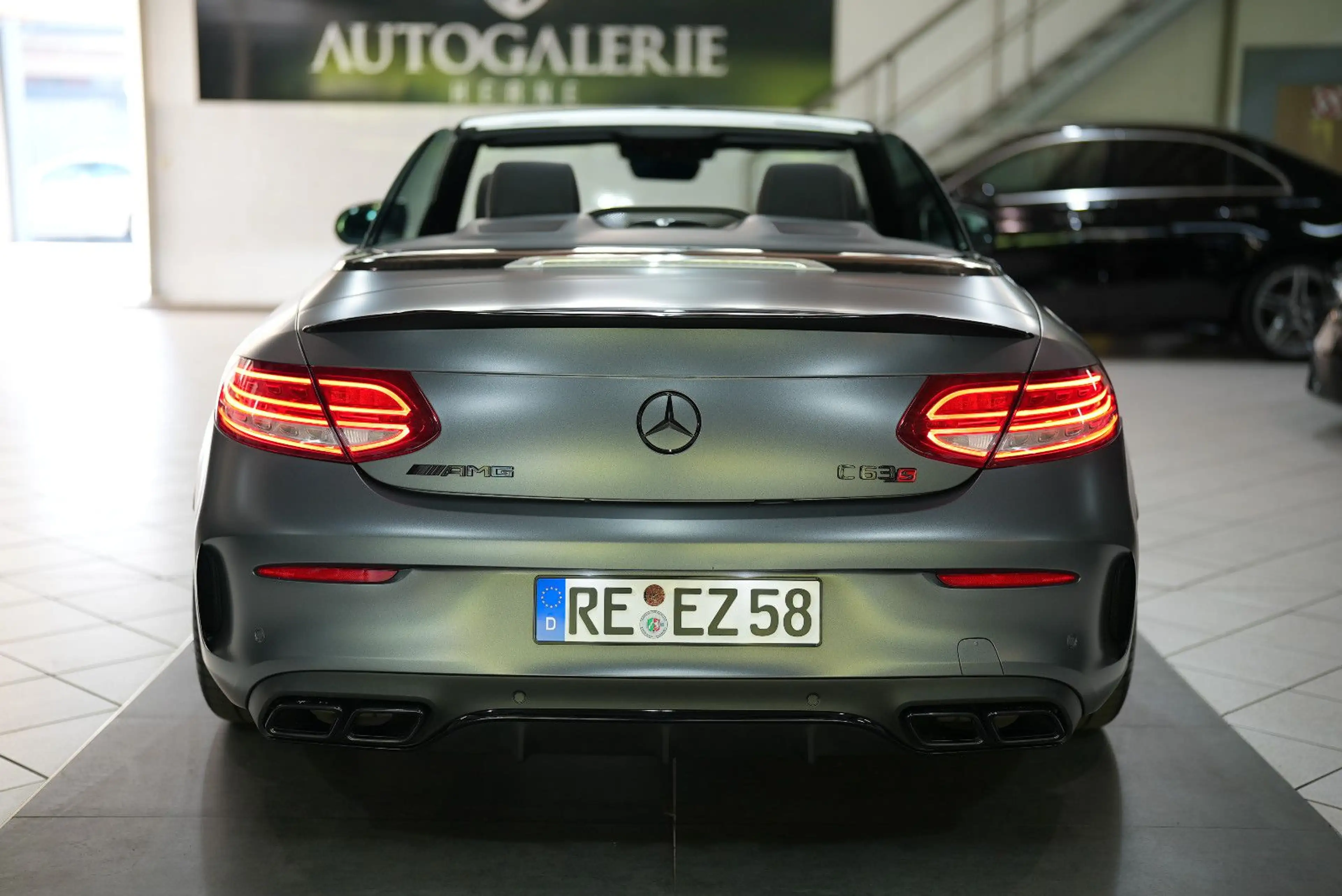 Mercedes-Benz C 63 AMG Cabrio*DEUTSCH*SCHECKHEFT*UNFALLFREI* — photo 5