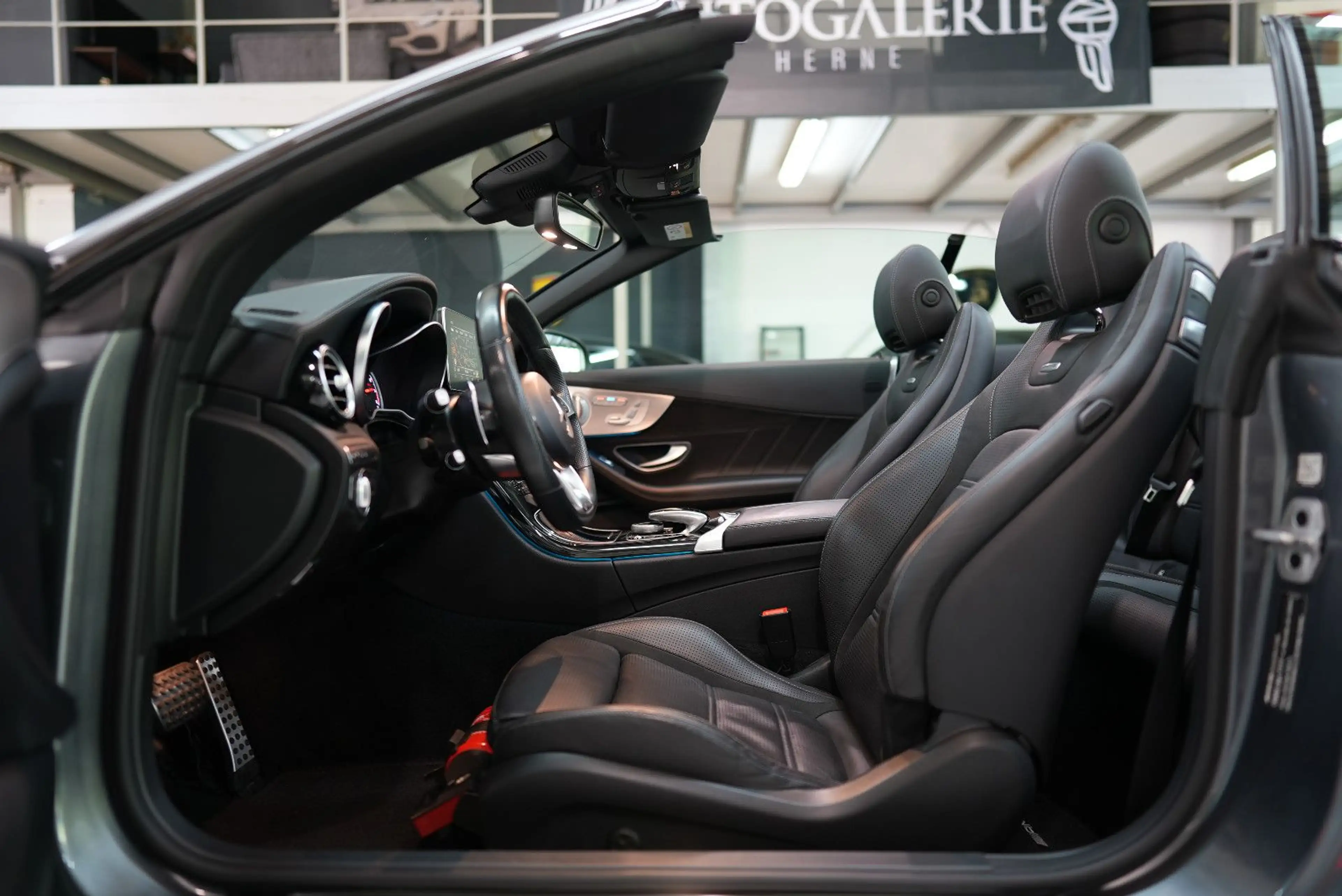 Mercedes-Benz C 63 AMG Cabrio*DEUTSCH*SCHECKHEFT*UNFALLFREI* — photo 7