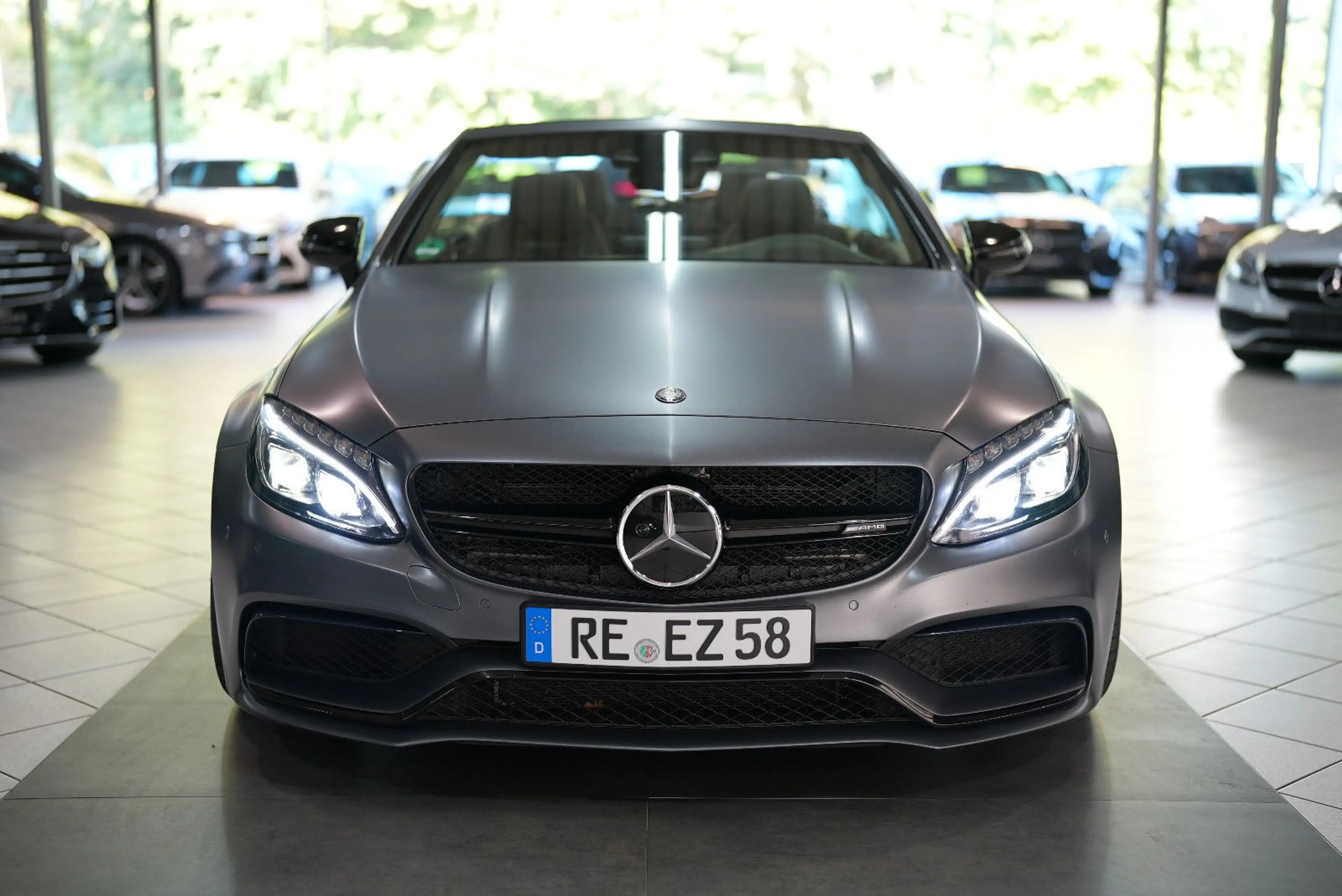 Mercedes-Benz C 63 AMG Cabrio*DEUTSCH*SCHECKHEFT*UNFALLFREI* — photo 2