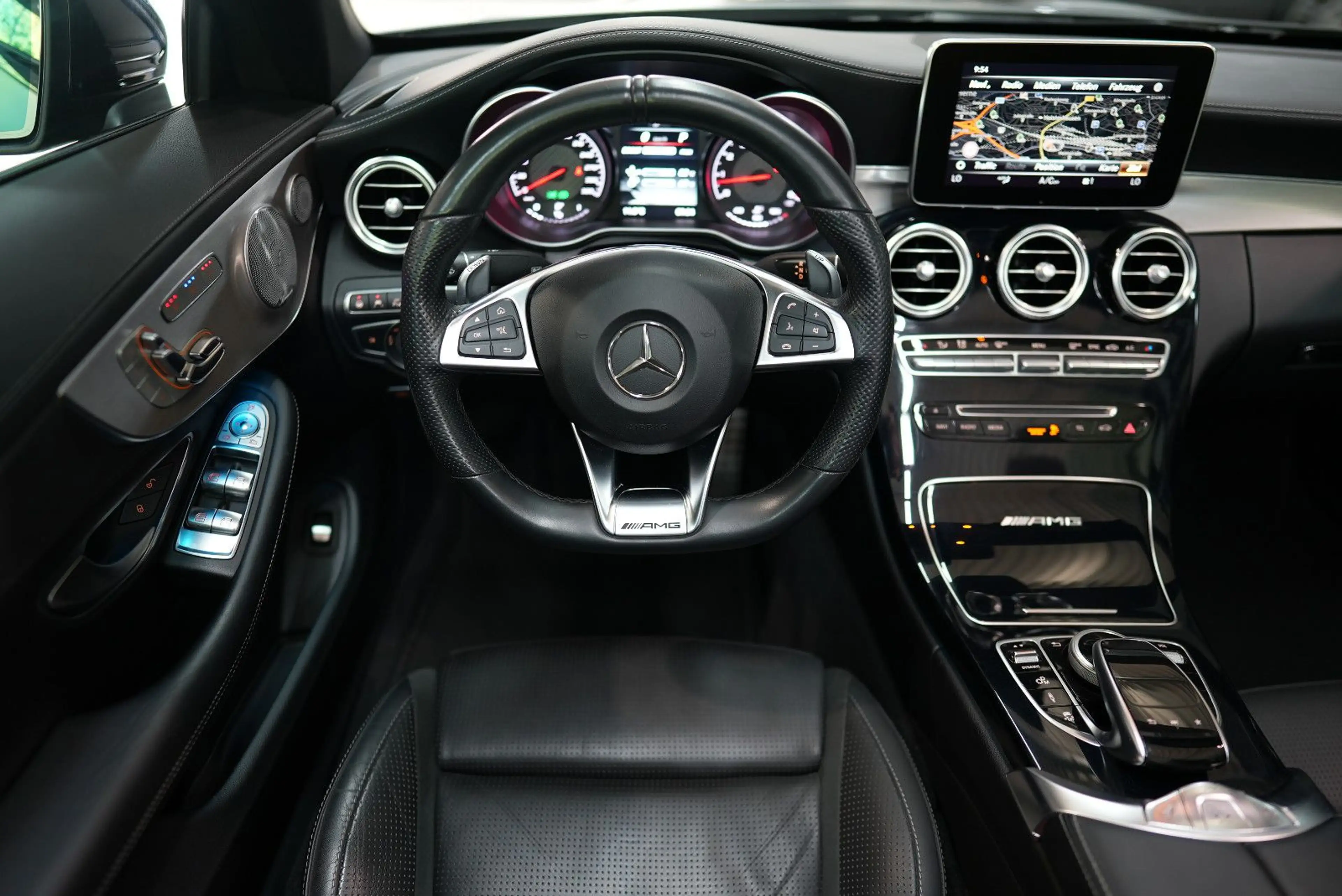 Mercedes-Benz C 63 AMG Cabrio*DEUTSCH*SCHECKHEFT*UNFALLFREI* — photo 10