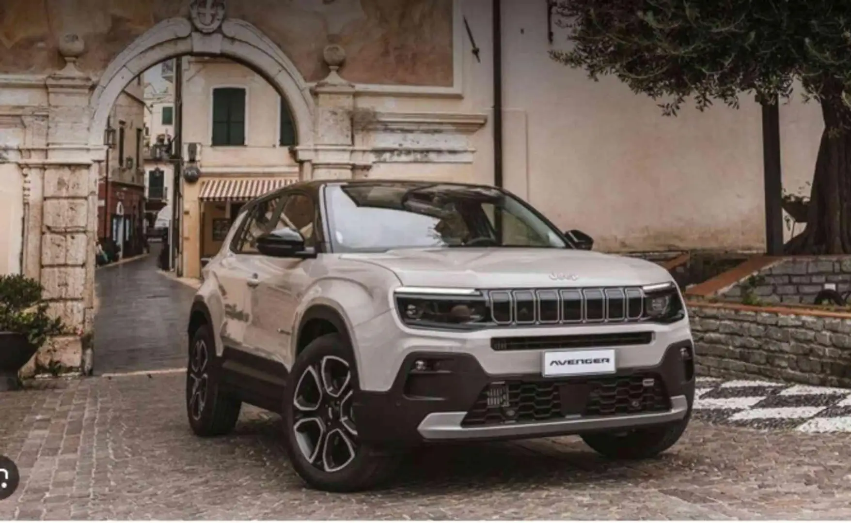 Jeep Avenger 1.2 Turbo 100 CV MHEV Summit Grigio - 1