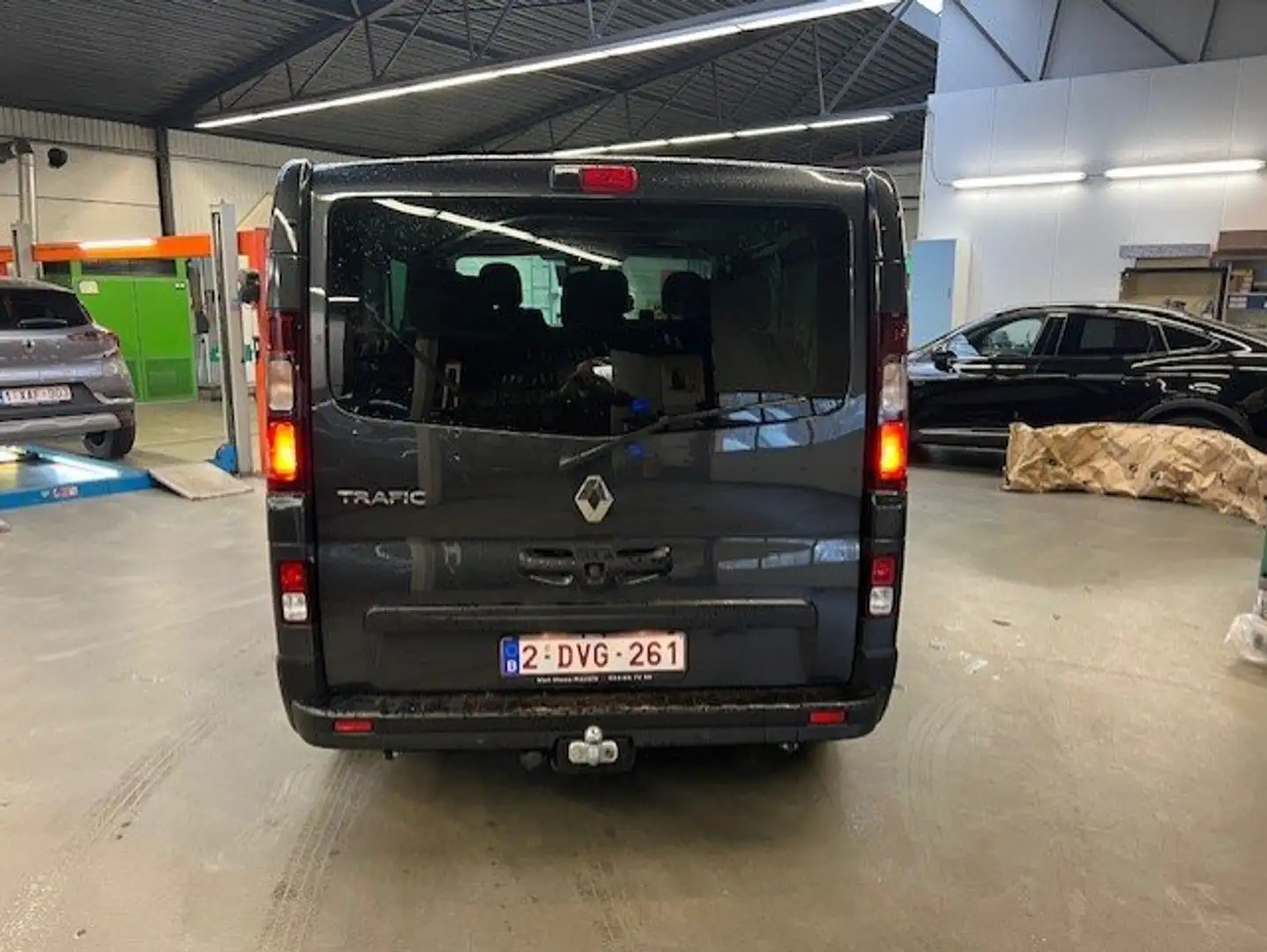 Renault Trafic passenger intens dci 150pk automaat Grijs - 2