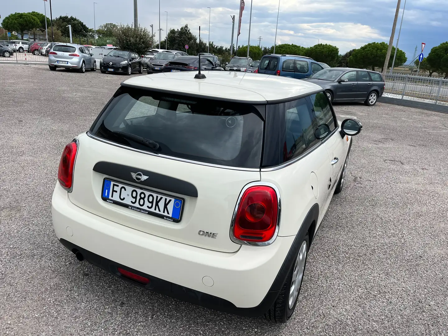 MINI One Mini IV F55-F56 2014 1.2 75cv 3p - 2