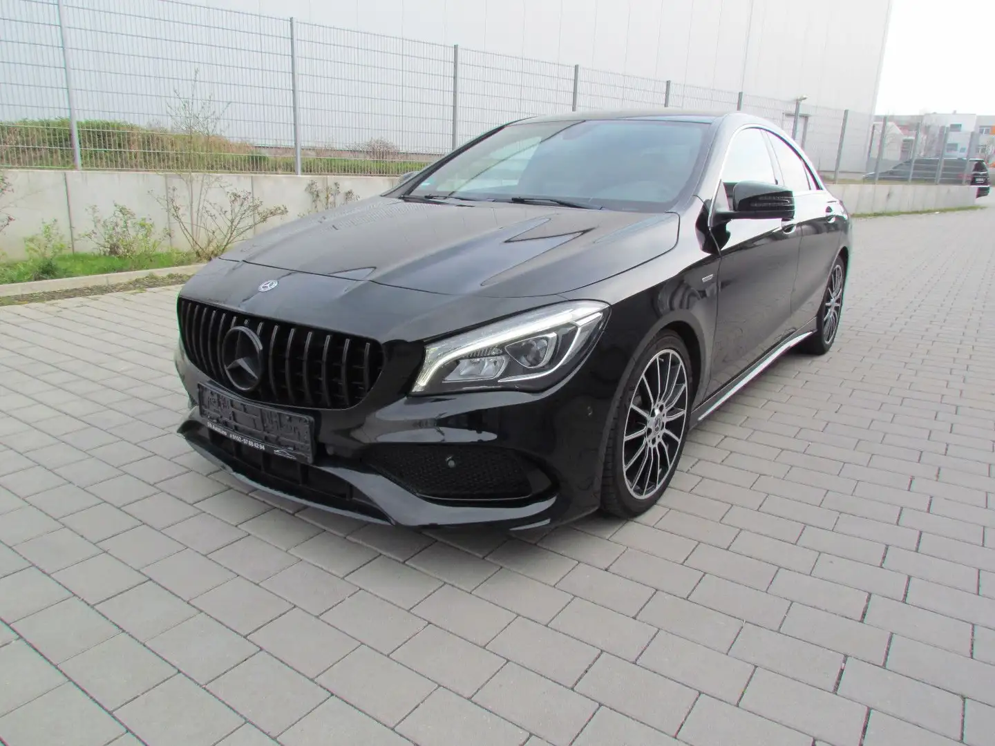 Mercedes-Benz CLA 200 CLA -Klasse CLA 200/Rückfahrkamera/Tempomat/HU Schwarz - 1