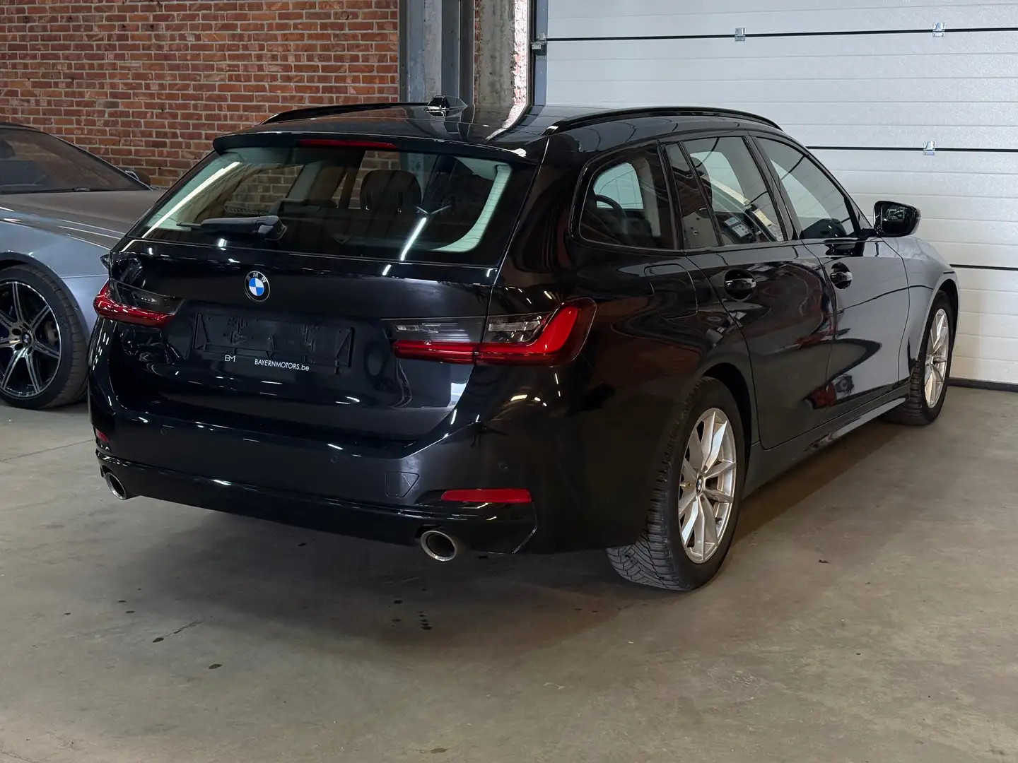 BMW 318 dA Automaat Widescreen Facelift Prof Navi LED Black - 2