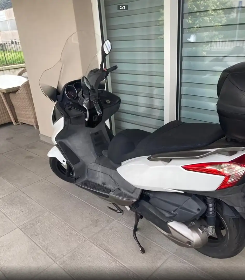 Kymco Downtown 300i White - 2