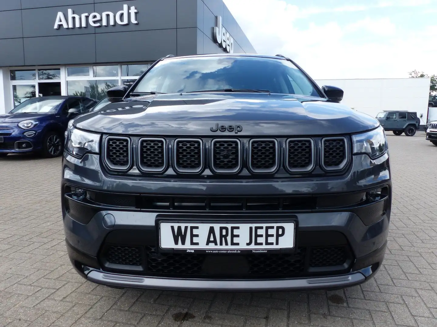 Jeep Compass Summit MHEV Grau - 2