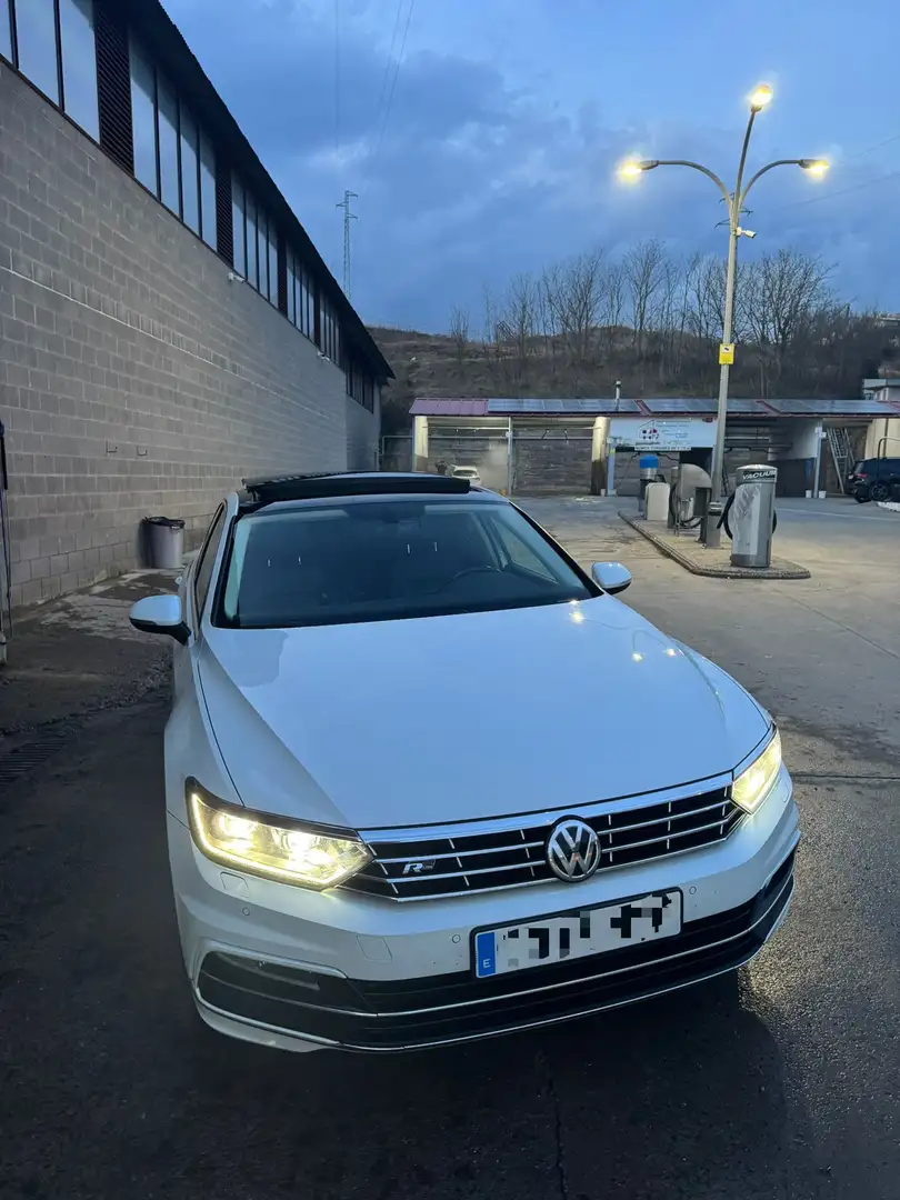 Volkswagen Passat 1.6 TDI R-Line Exclusive DSG7 - 2