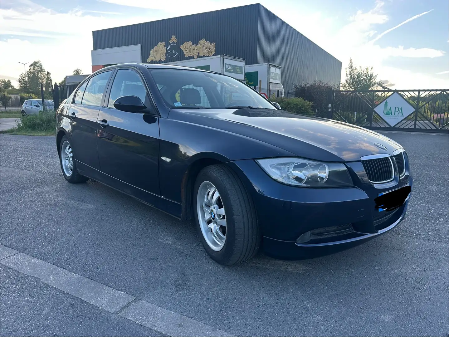 BMW 320 320i - 2