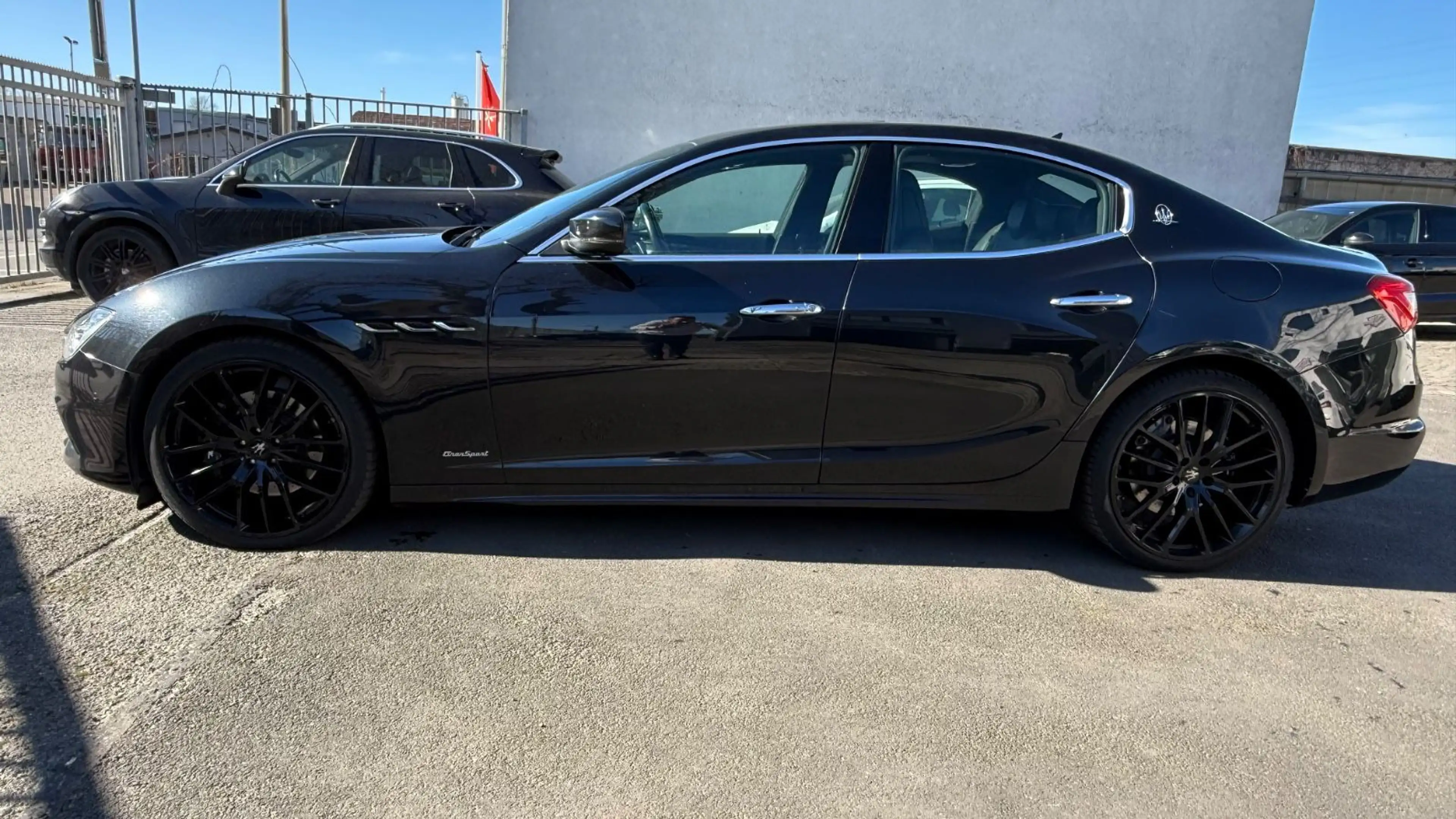 Maserati Ghibli GranSport Diesel — photo 3