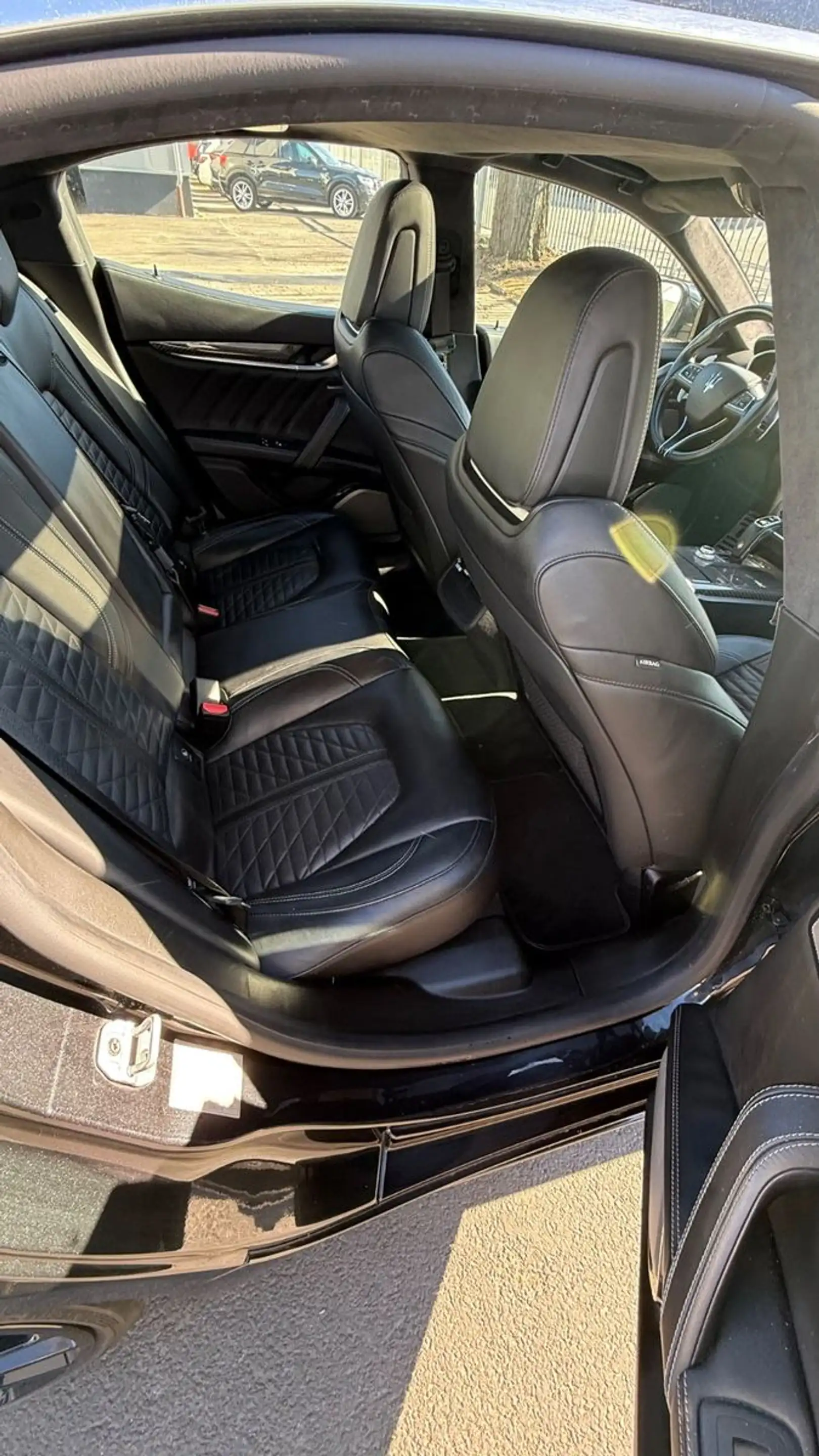Maserati Ghibli GranSport Diesel — photo 10