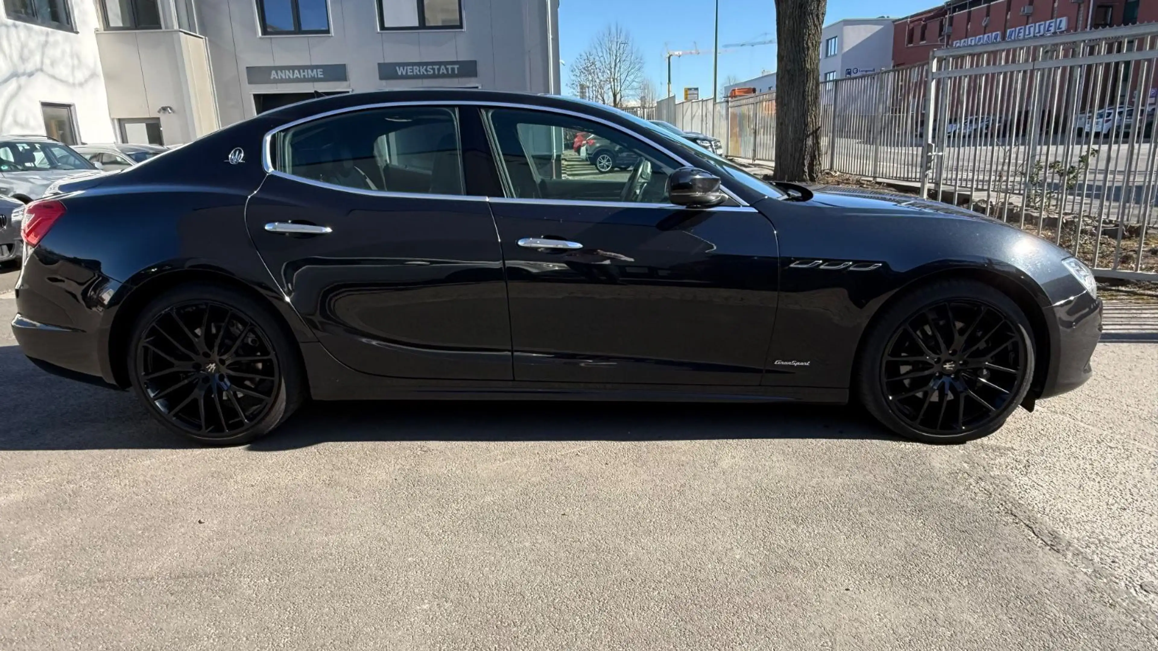 Maserati Ghibli GranSport Diesel — photo 7