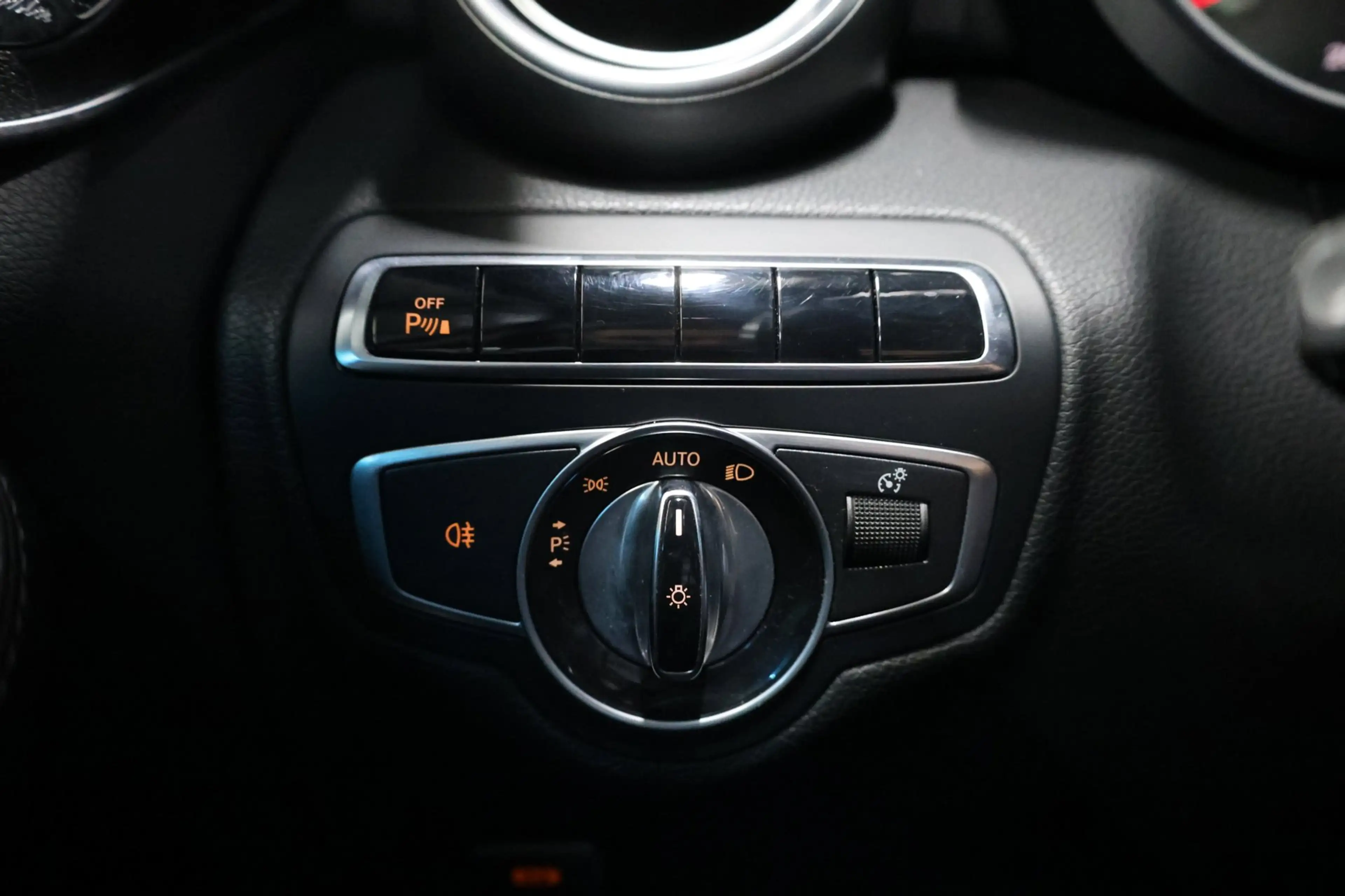 Mercedes-Benz C 350 Estate e AMG-line LED/LEDER+S.VERWARMING/19" LMV/C — photo 21