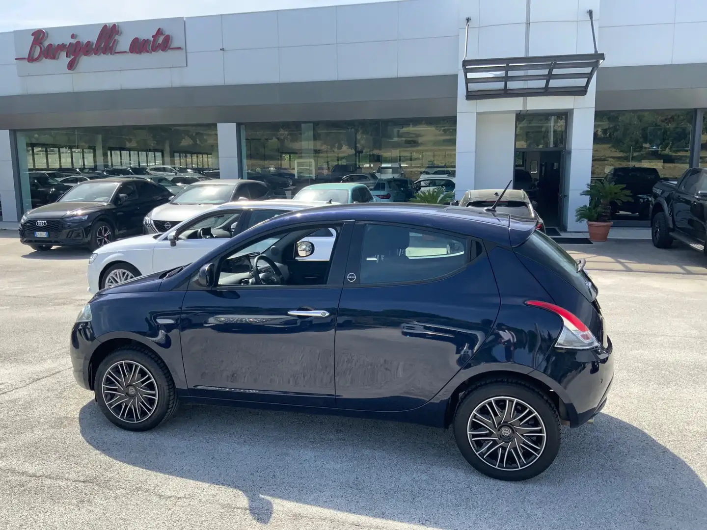Lancia Ypsilon 1.2 69 CV 5 porte GPL Ecochic Gold Blau - 1