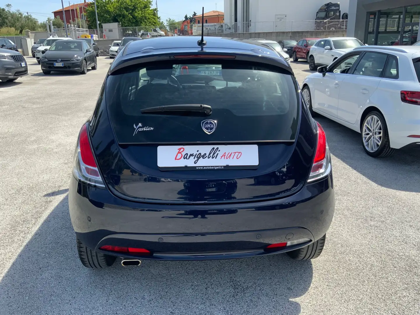 Lancia Ypsilon 1.2 69 CV 5 porte GPL Ecochic Gold Blau - 2