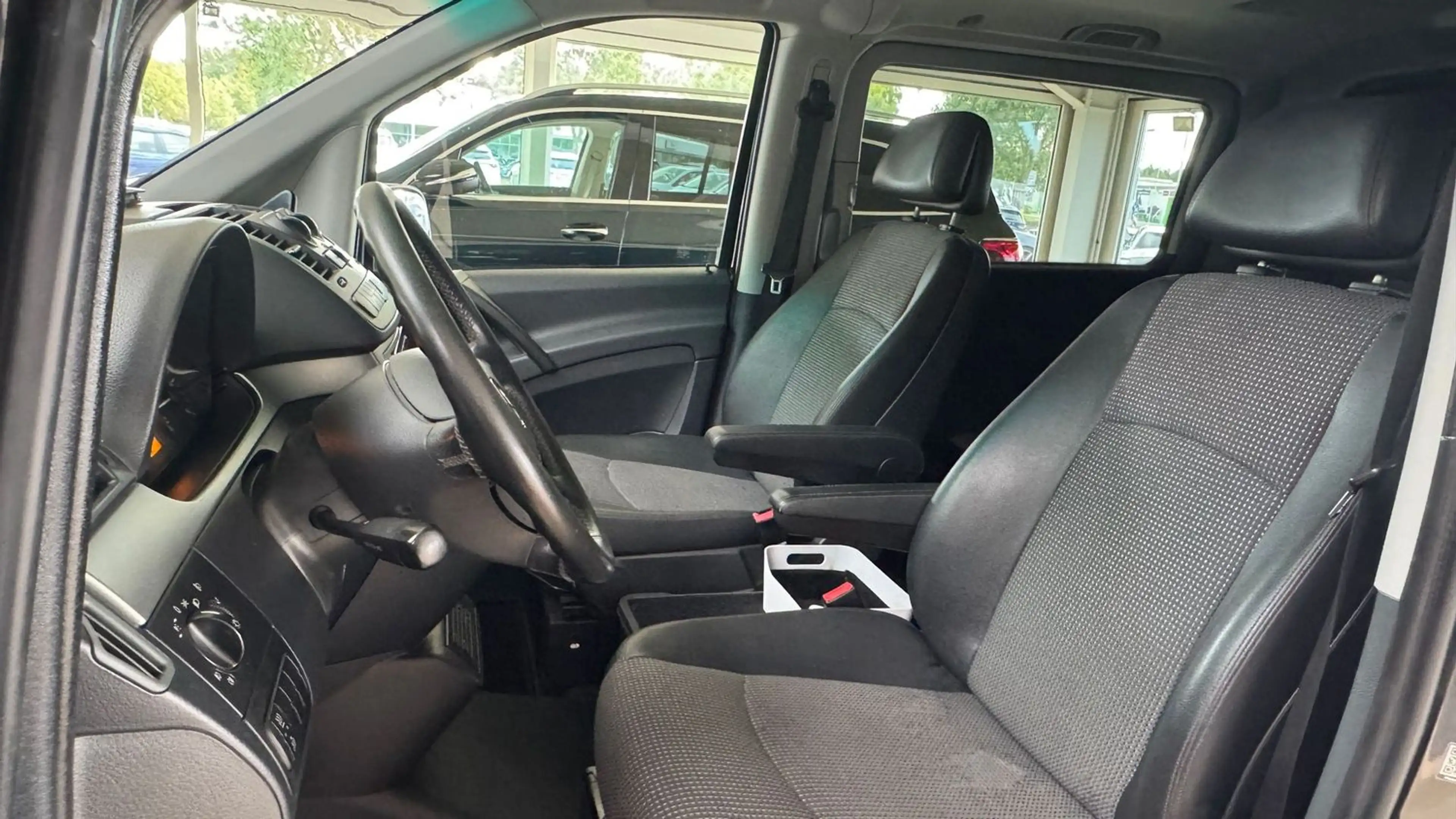 Mercedes-Benz Vito 122 CDI lang V6 165KW Mixto Klima Sitzheizung — photo 9