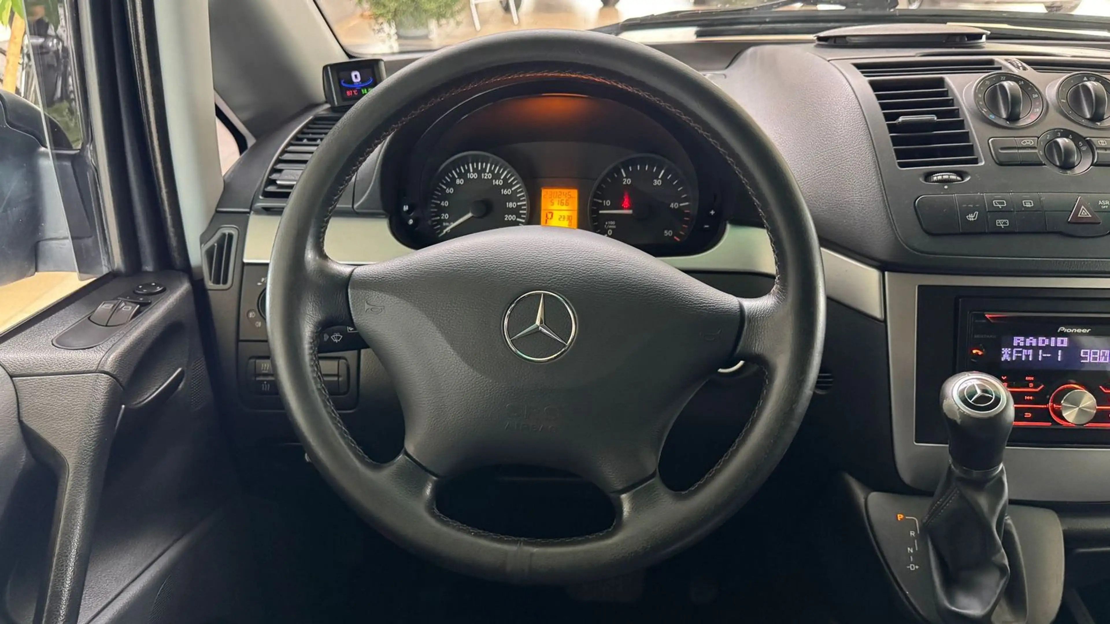 Mercedes-Benz Vito 122 CDI lang V6 165KW Mixto Klima Sitzheizung — photo 11