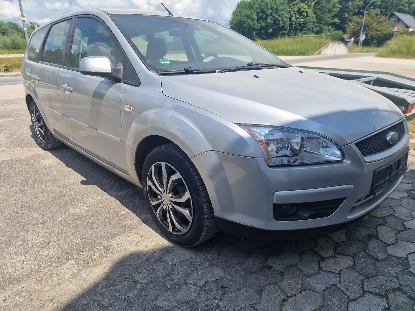 Ford Focus 1.6 TDCi DPF Ambiente Silber - 1