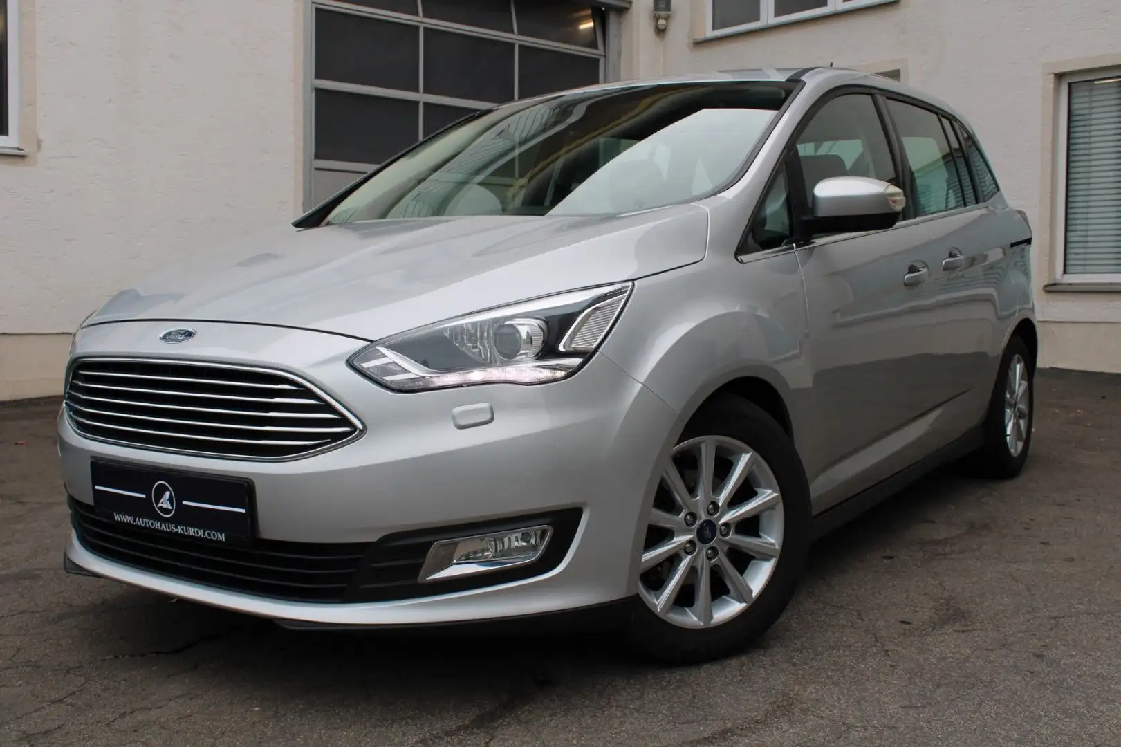 Ford C-Max Grand CMAX 1.5 Titan 7Sitze NAVI BIXENON AHK PDC Silber - 1