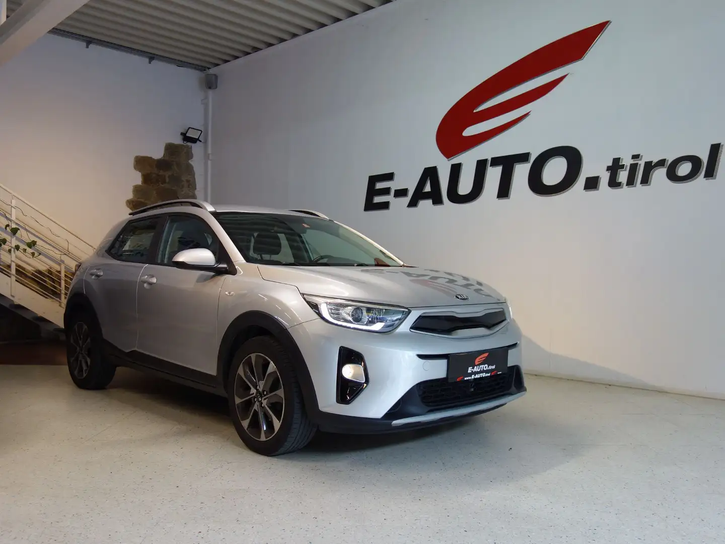 Kia Stonic TGDI Silber *CARPLAY *LED *NEUE §57a ÜBERPRÜFUNG Grau - 1