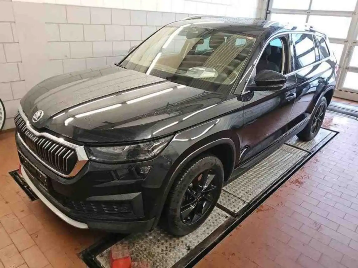 Skoda Kodiaq 2.0 TDI 4x4 DSG Style AHK TravelAssist LE Noir - 2