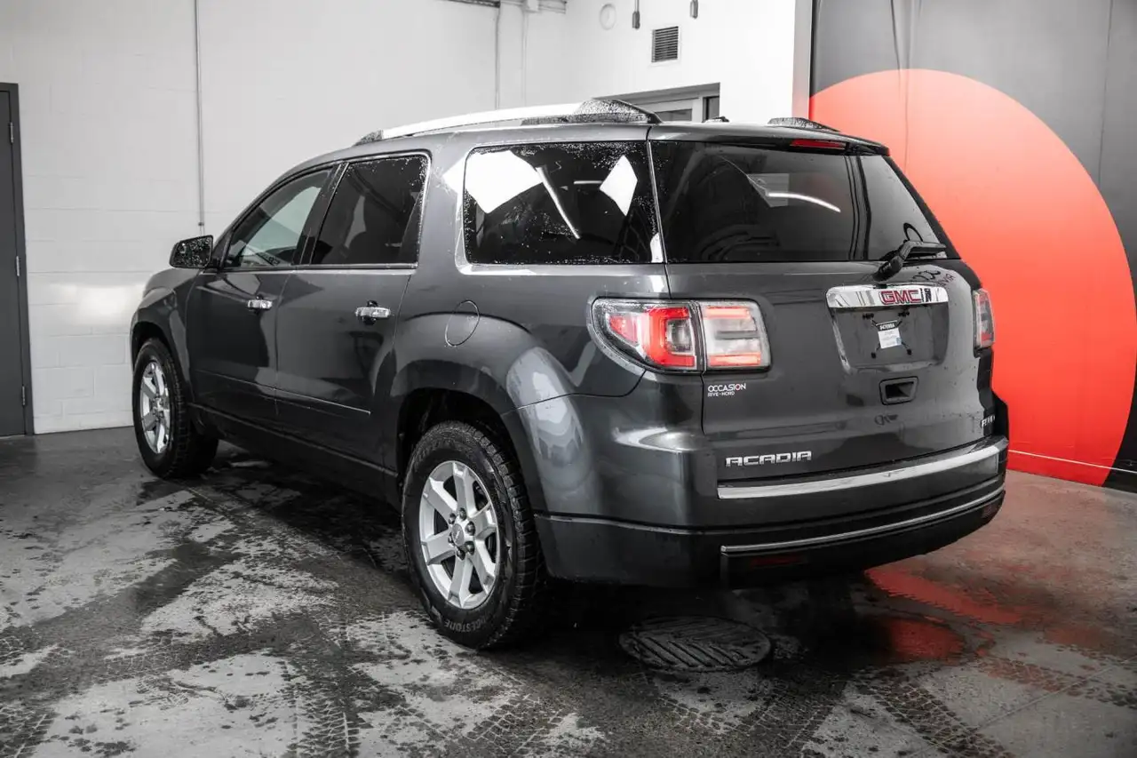 GMC Acadia photo GMC Acadia