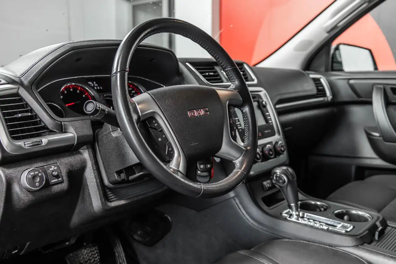 GMC Acadia photo GMC Acadia