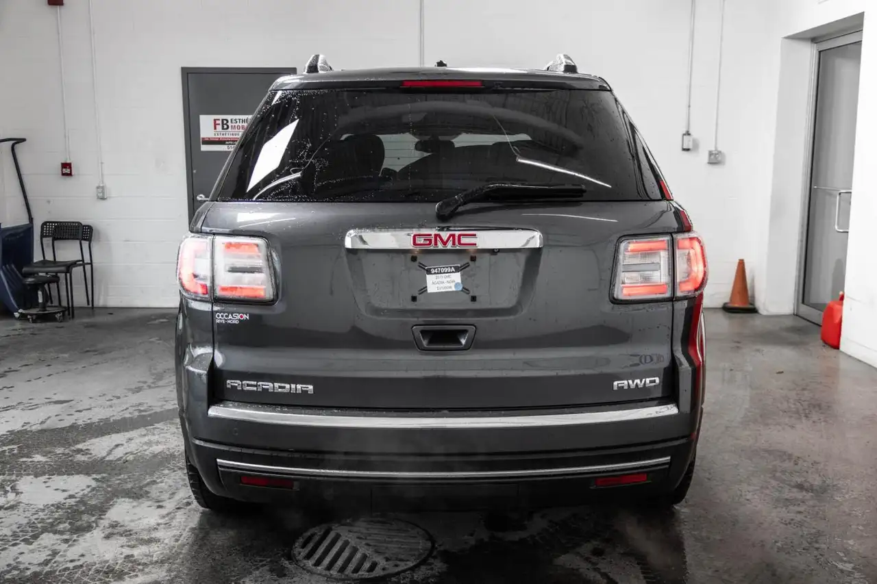 GMC Acadia photo GMC Acadia