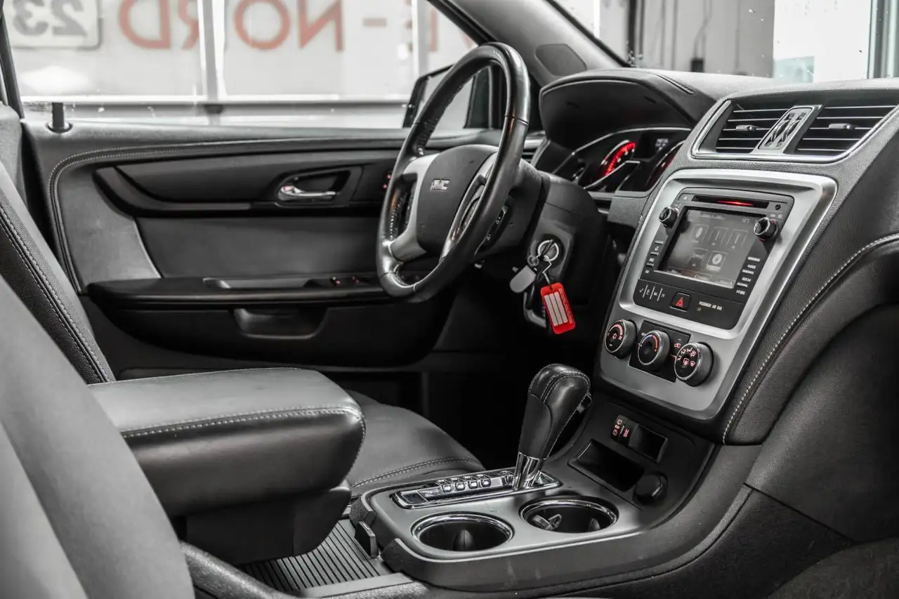 GMC Acadia photo GMC Acadia